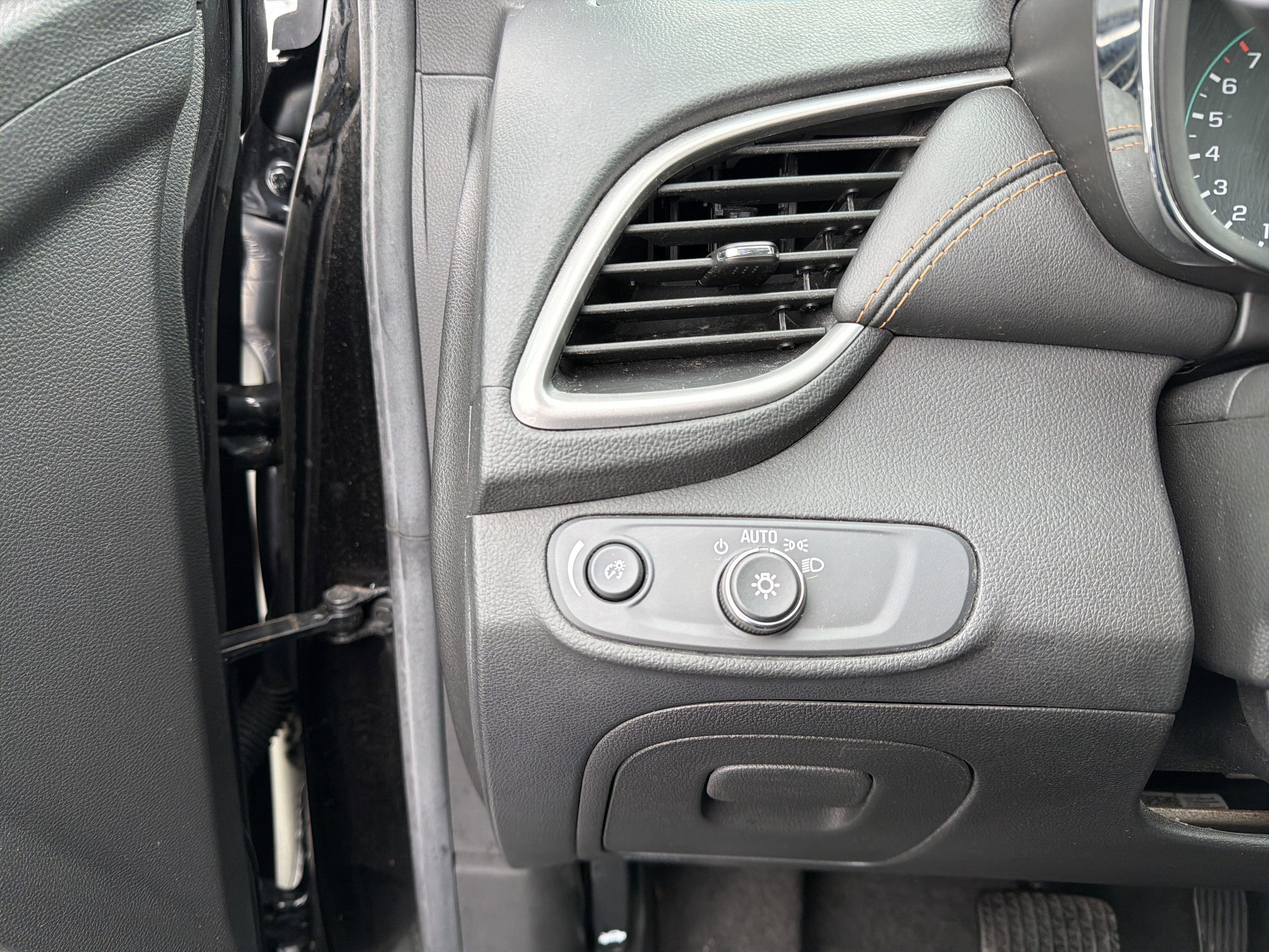 2022 Chevrolet Trax AWD 4dr LT