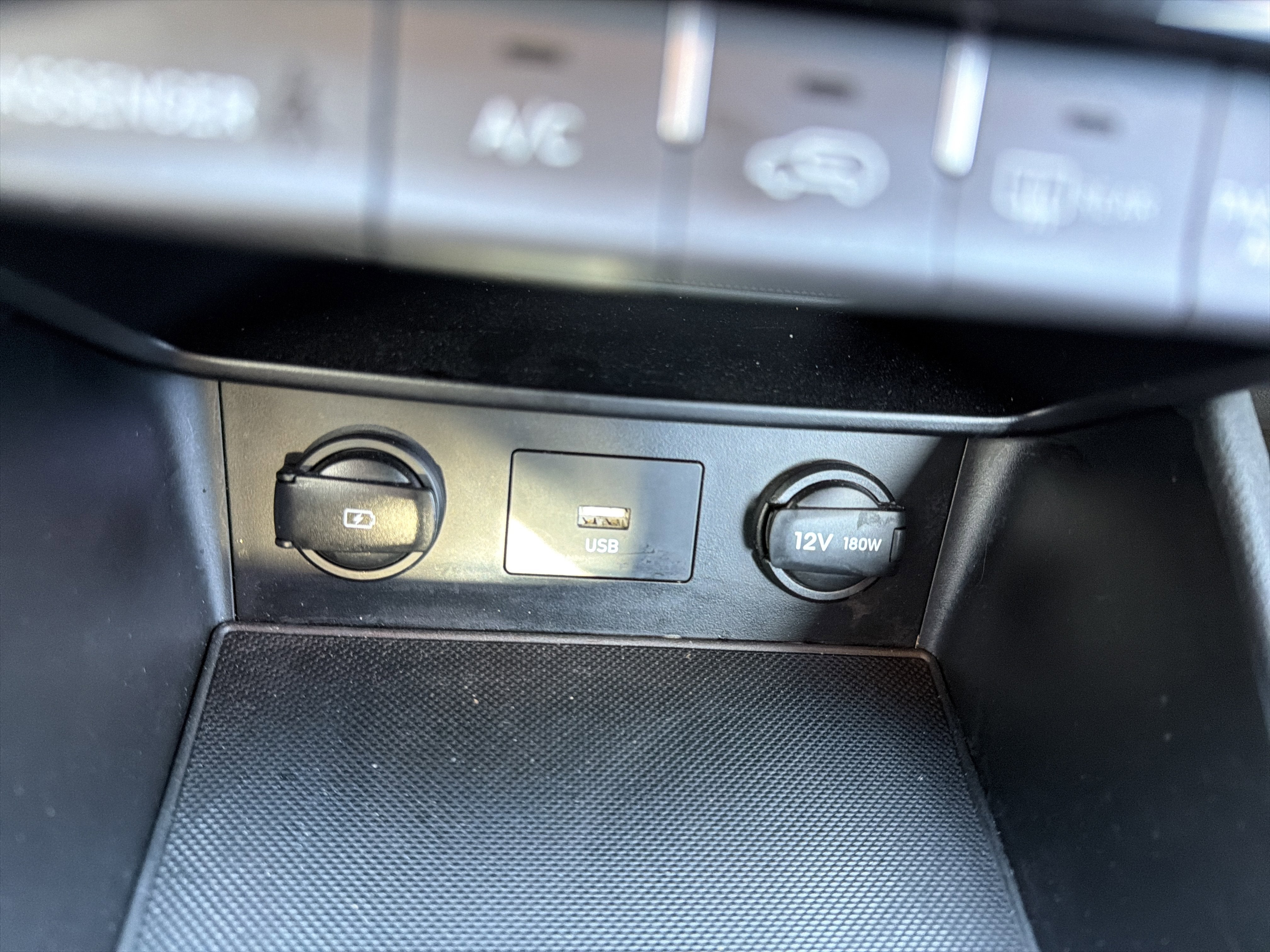 2022 Hyundai Kona SE