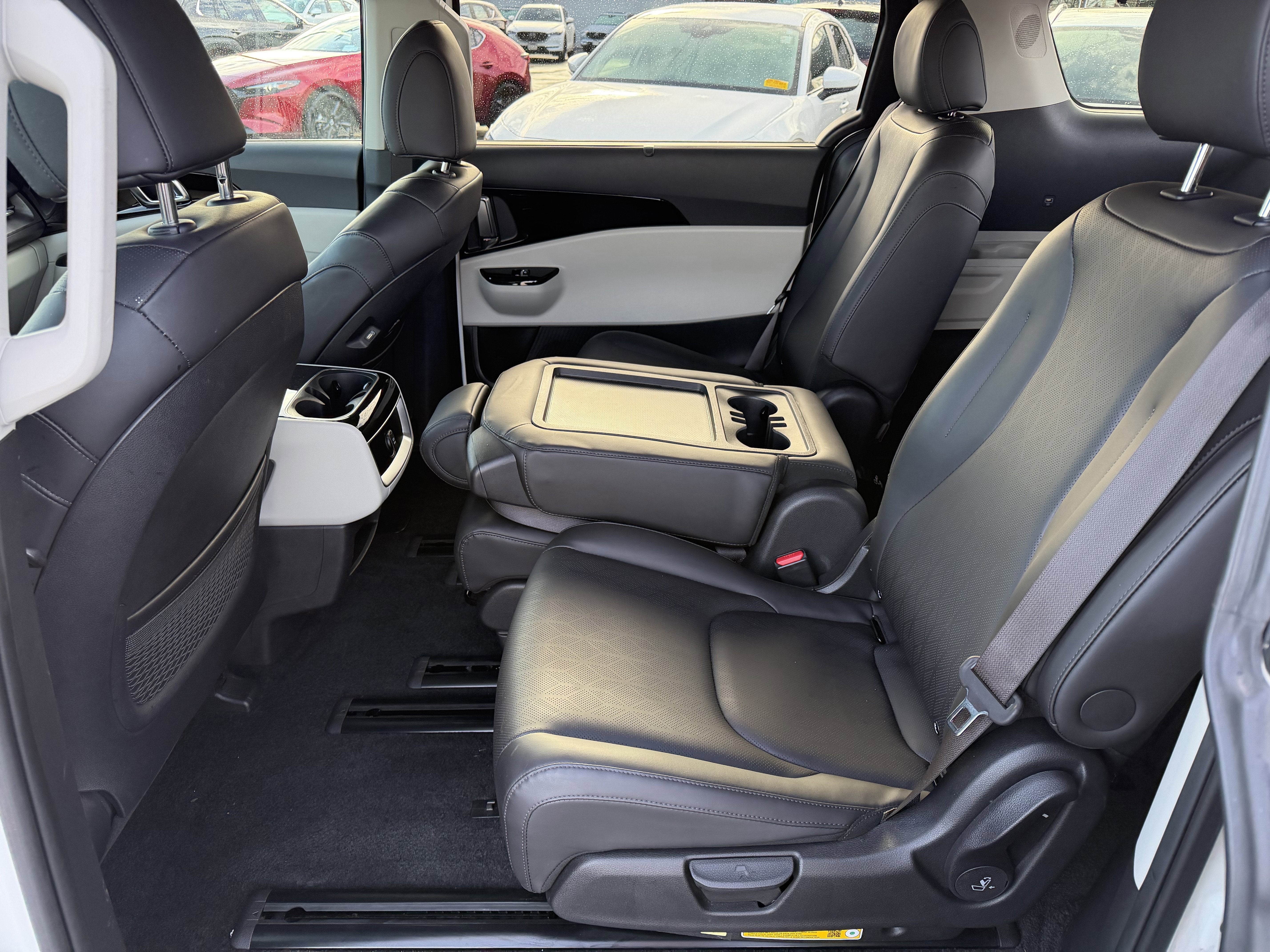 2024 Kia Carnival EX