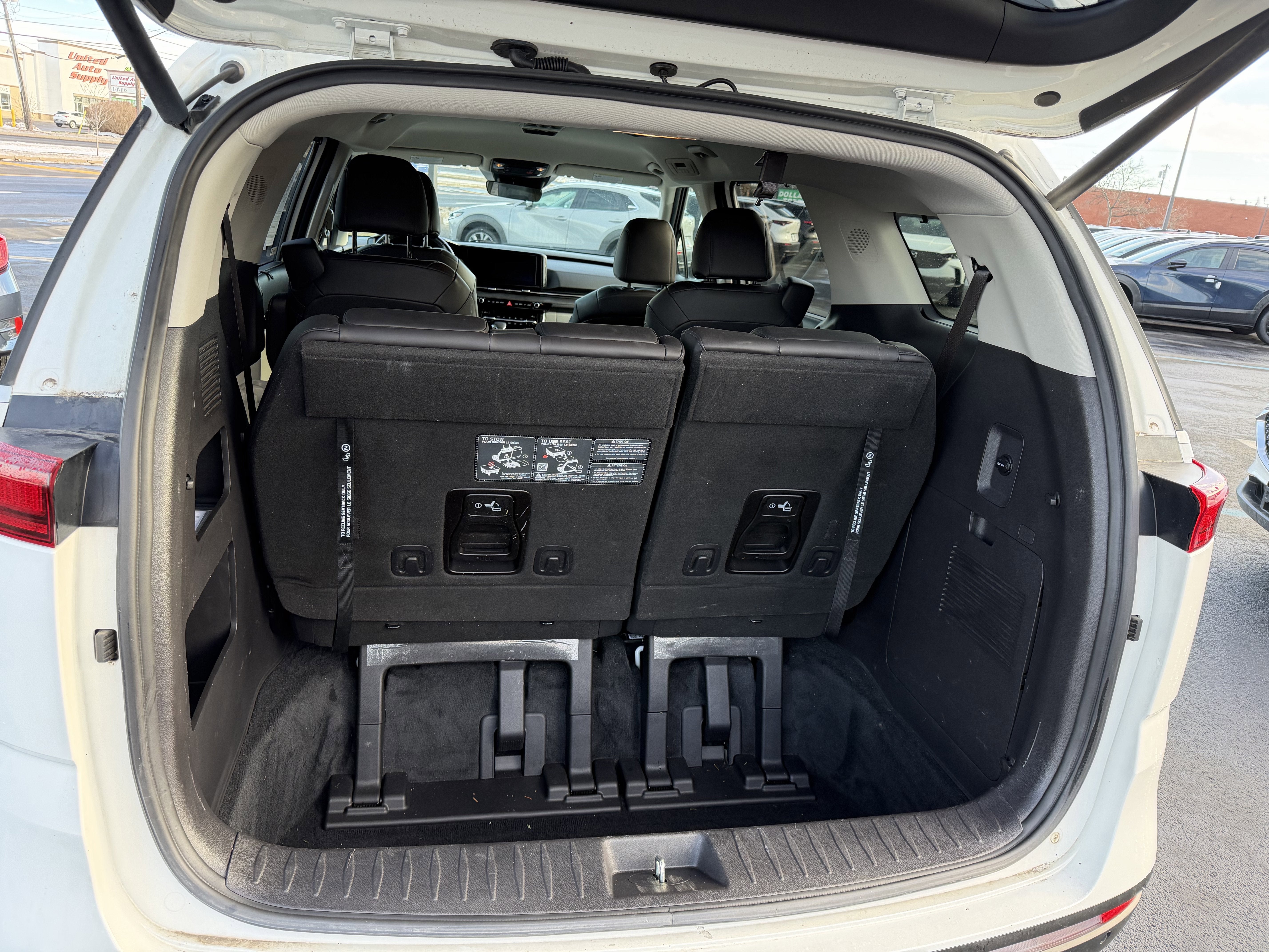 2024 Kia Carnival EX