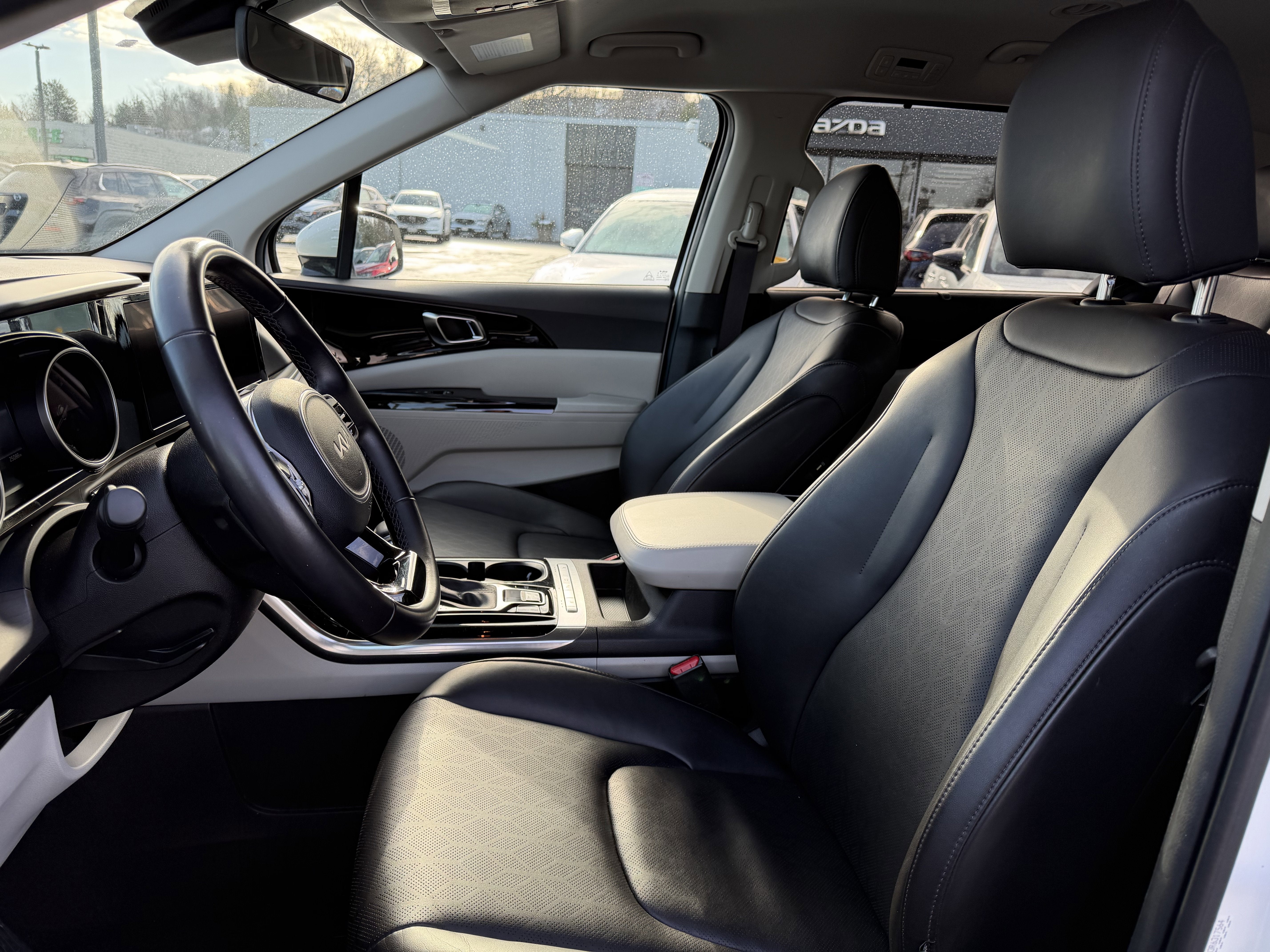 2024 Kia Carnival EX