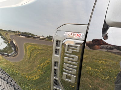 2025 Ford Super Duty F-250 SRW Base