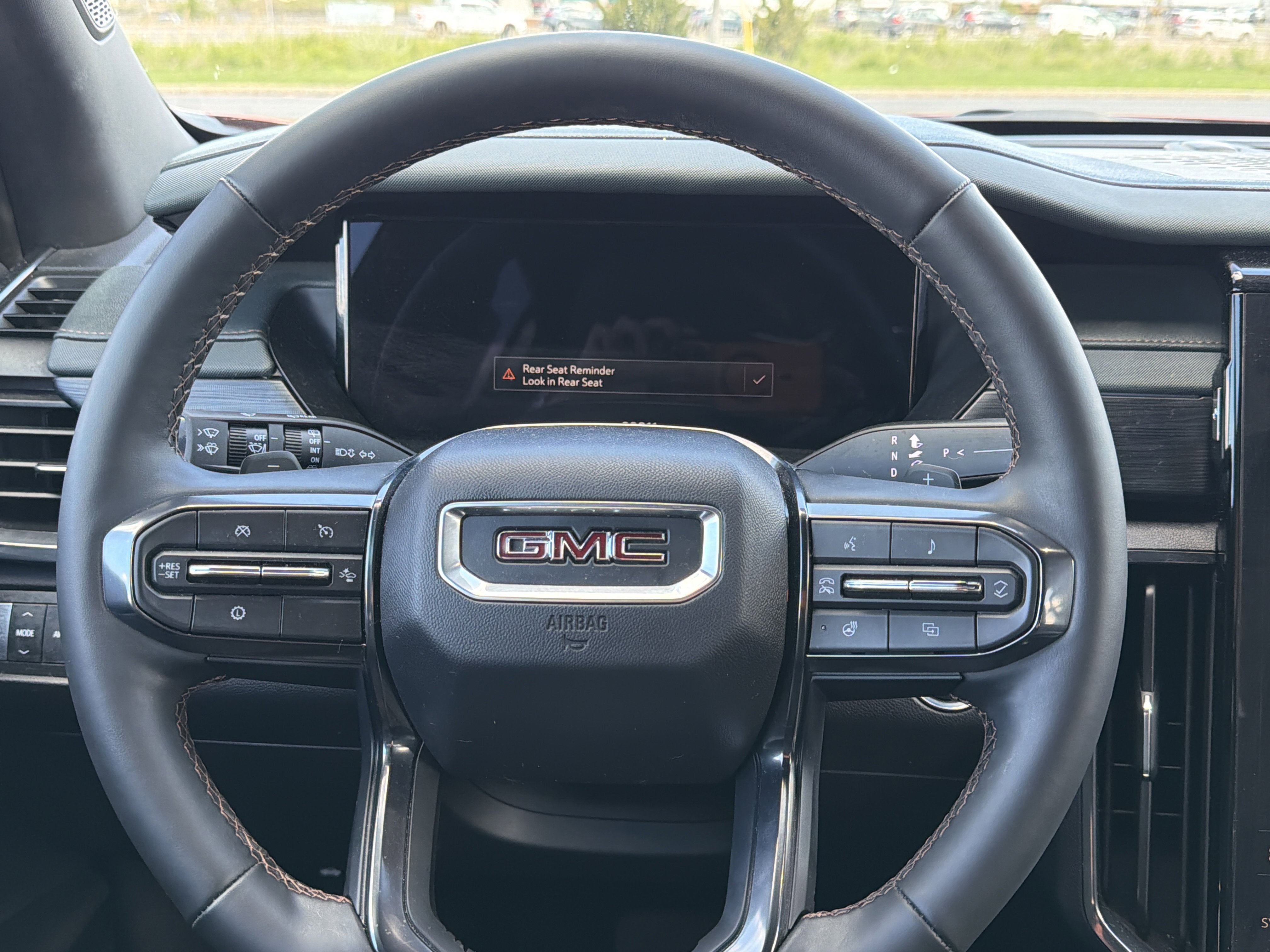2025 GMC Acadia AWD AT4