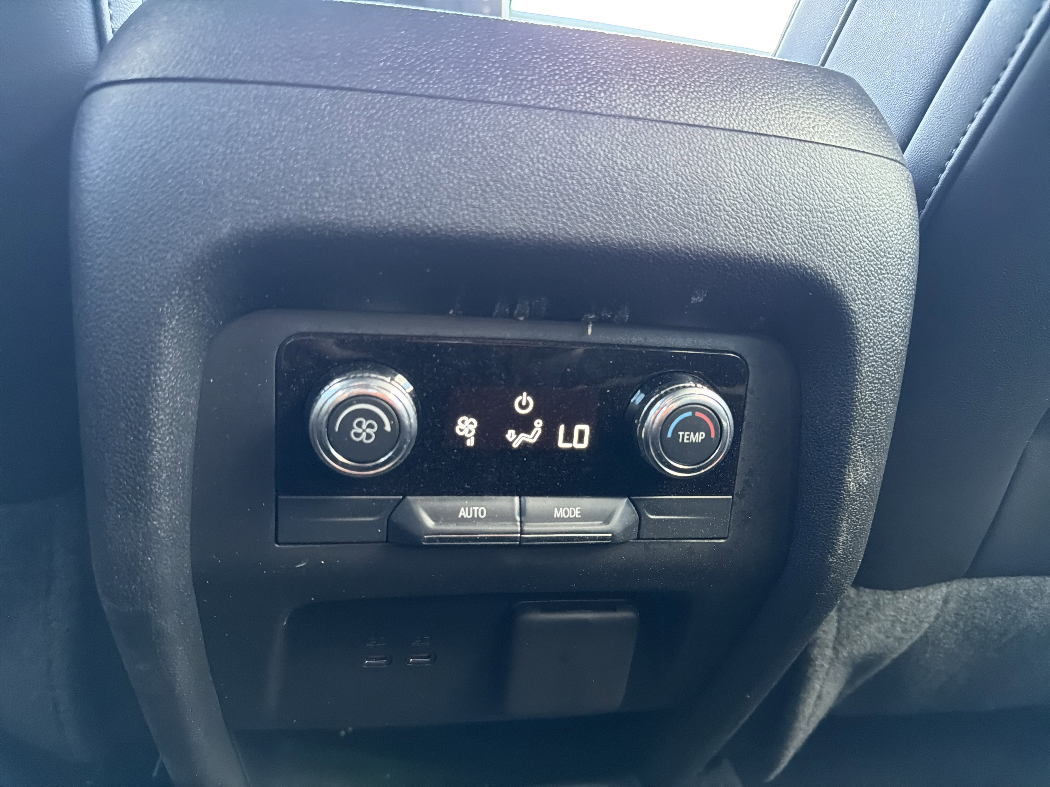 2025 GMC Acadia AWD AT4