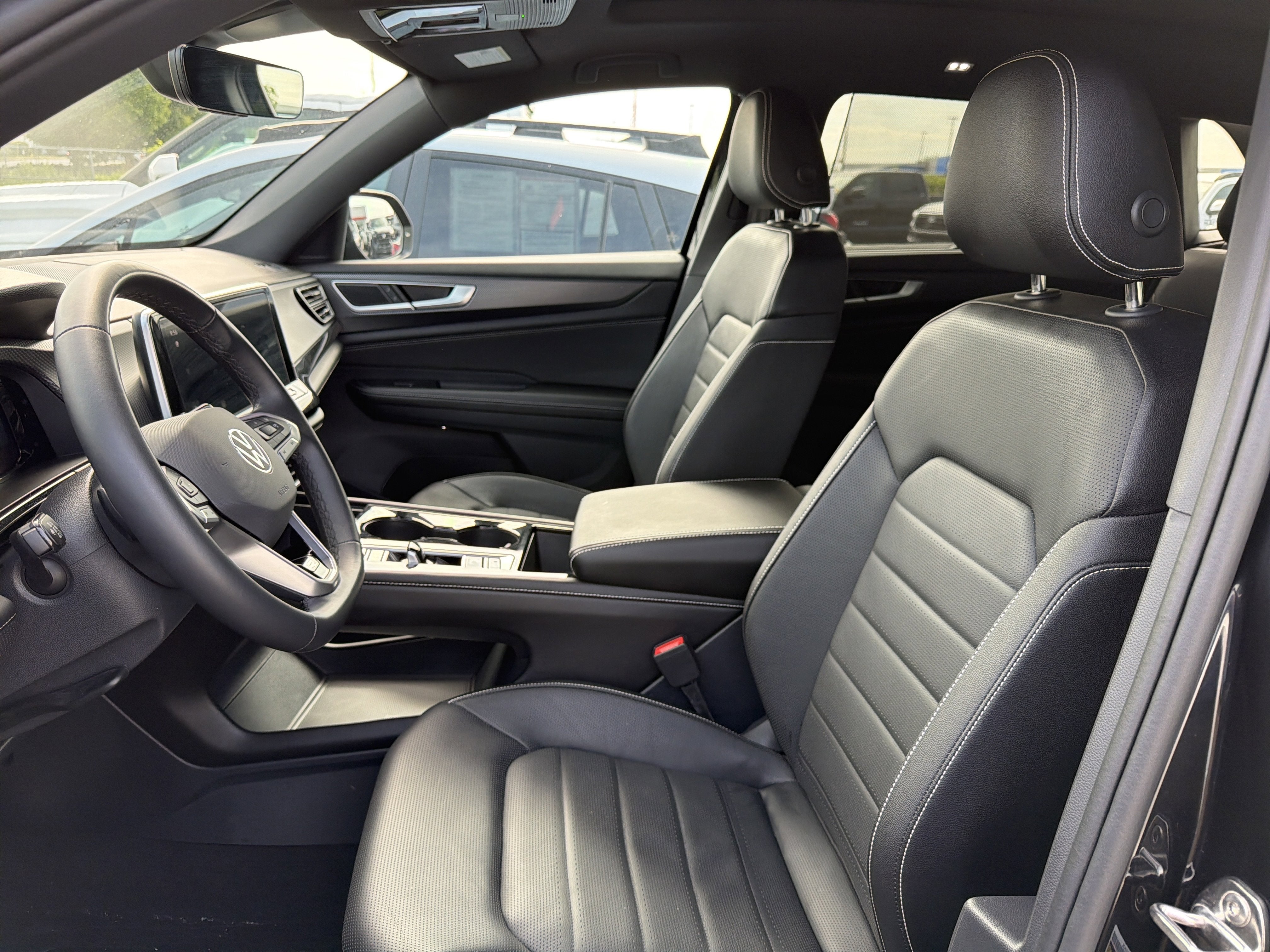 2025 Volkswagen Atlas Cross Sport 2.0T SEL R-Line Black