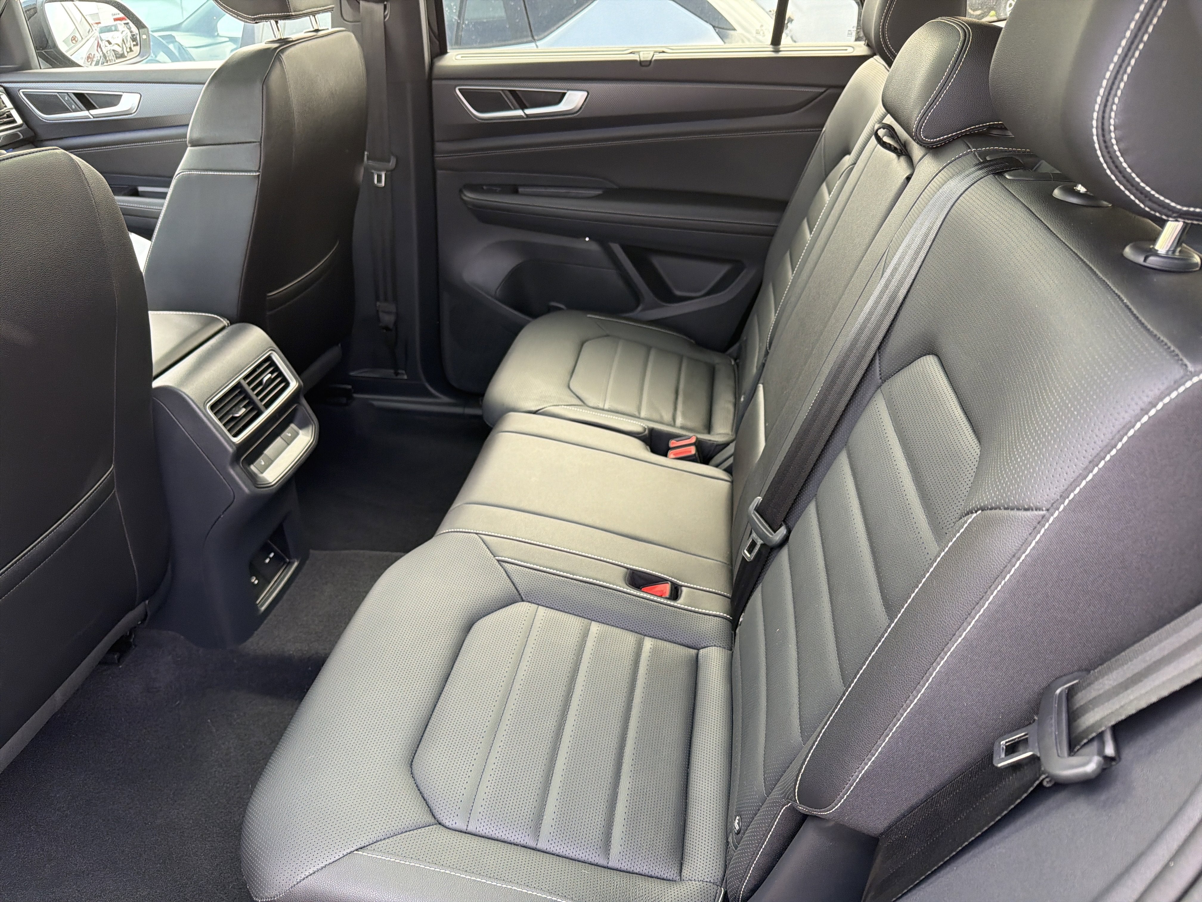 2025 Volkswagen Atlas Cross Sport 2.0T SEL R-Line Black