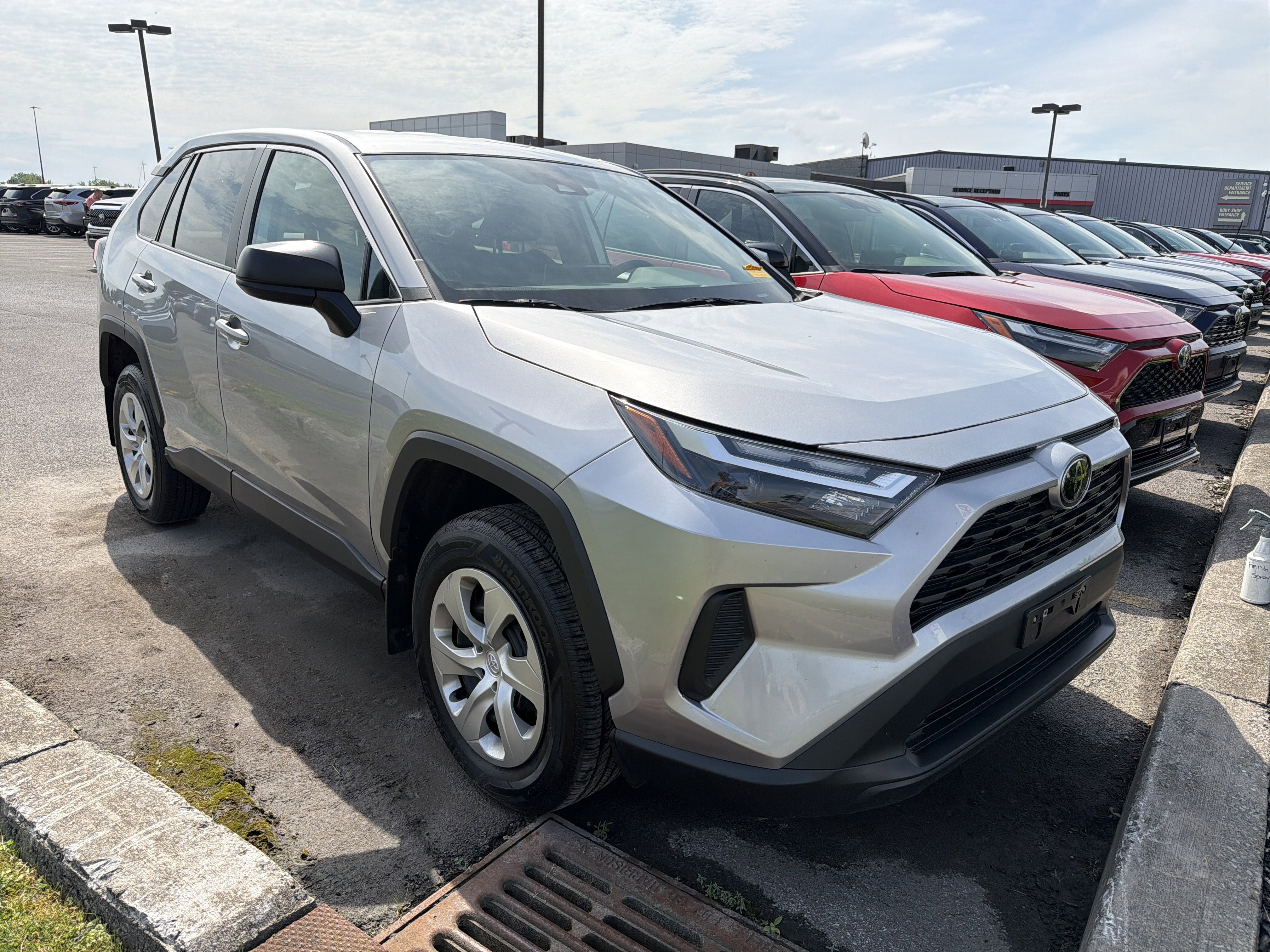 2023 Toyota RAV4 LE