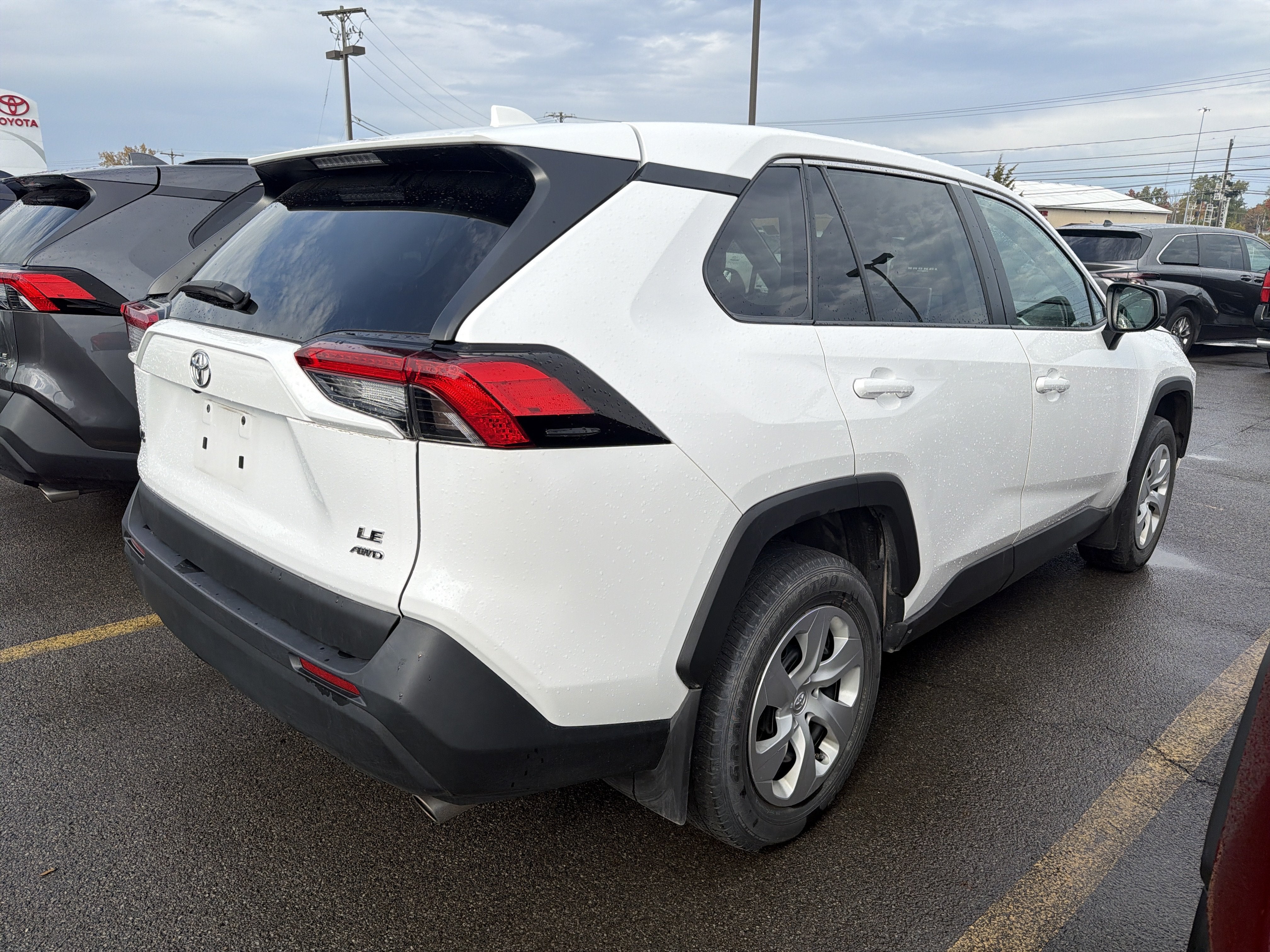 2024 Toyota RAV4 LE