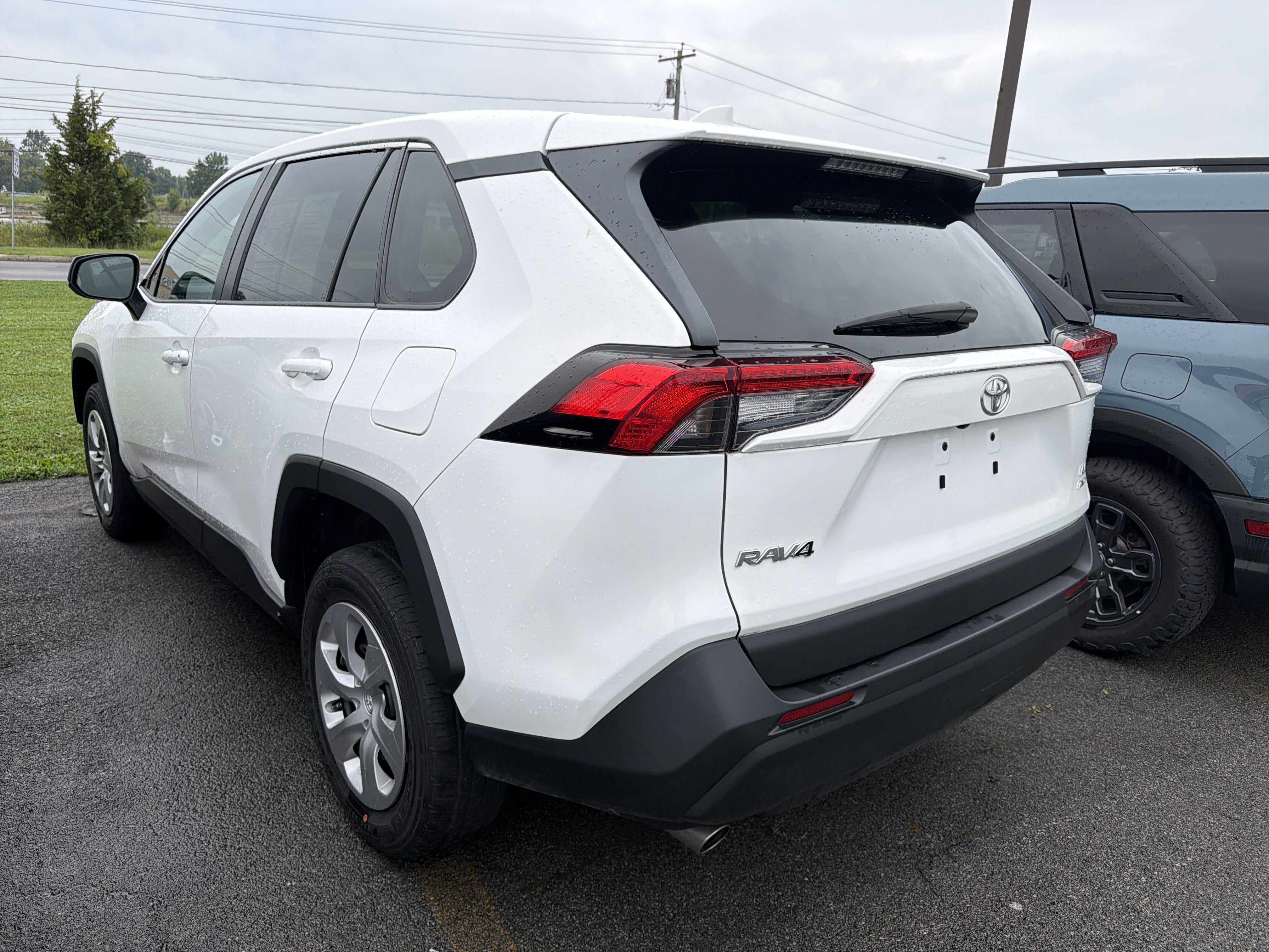 2023 Toyota RAV4 LE