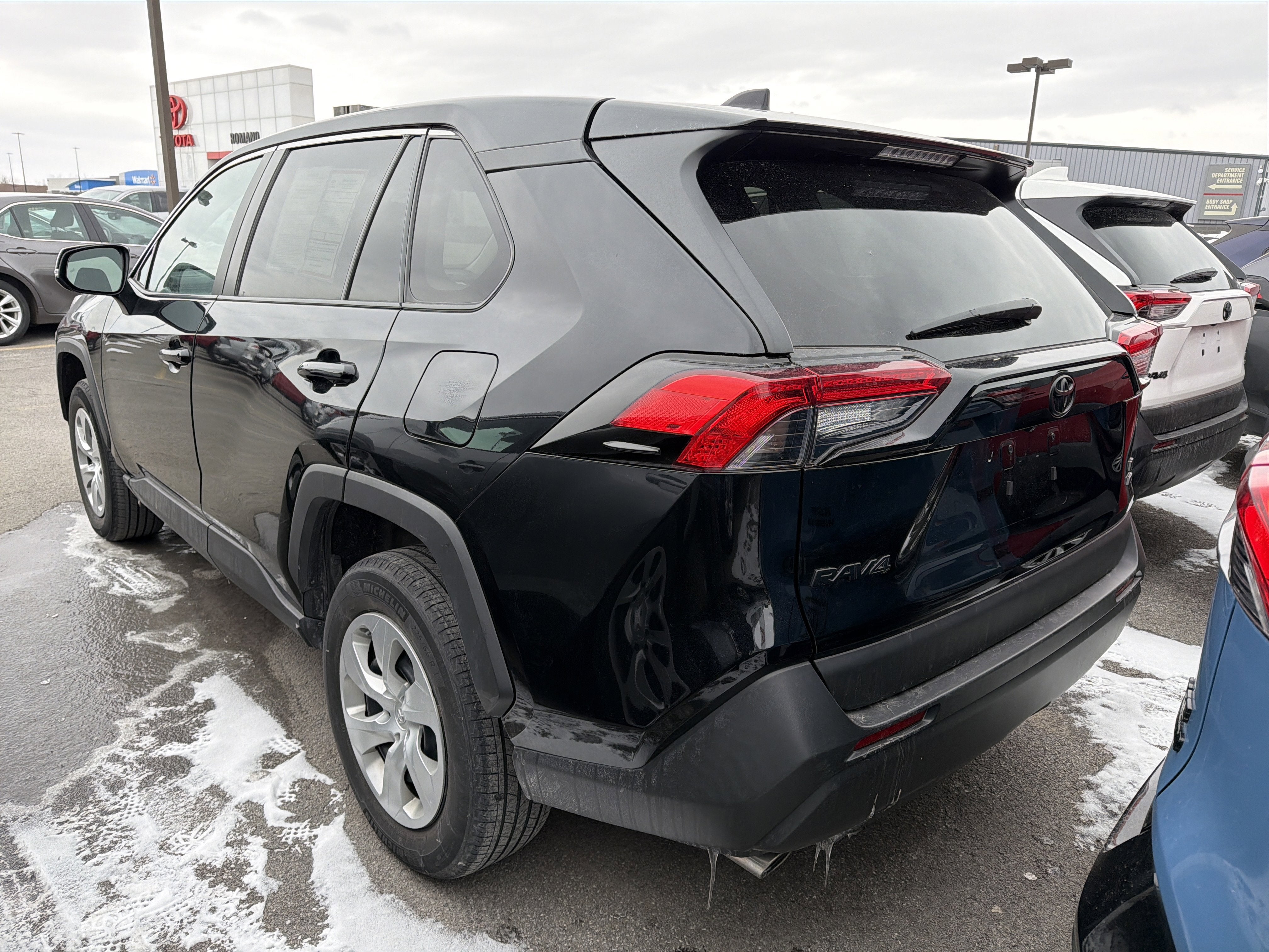 2023 Toyota RAV4 LE