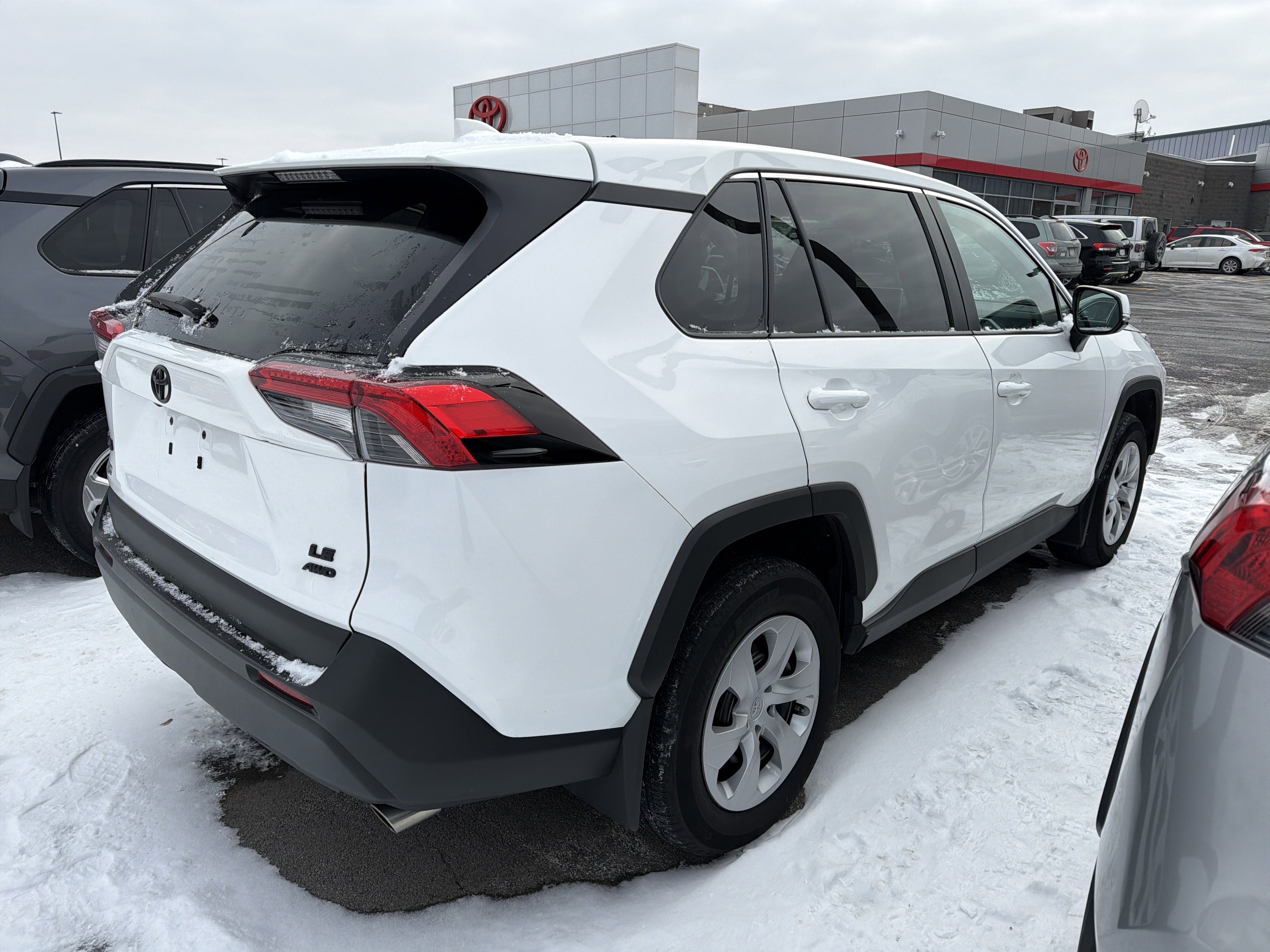 2023 Toyota RAV4 LE