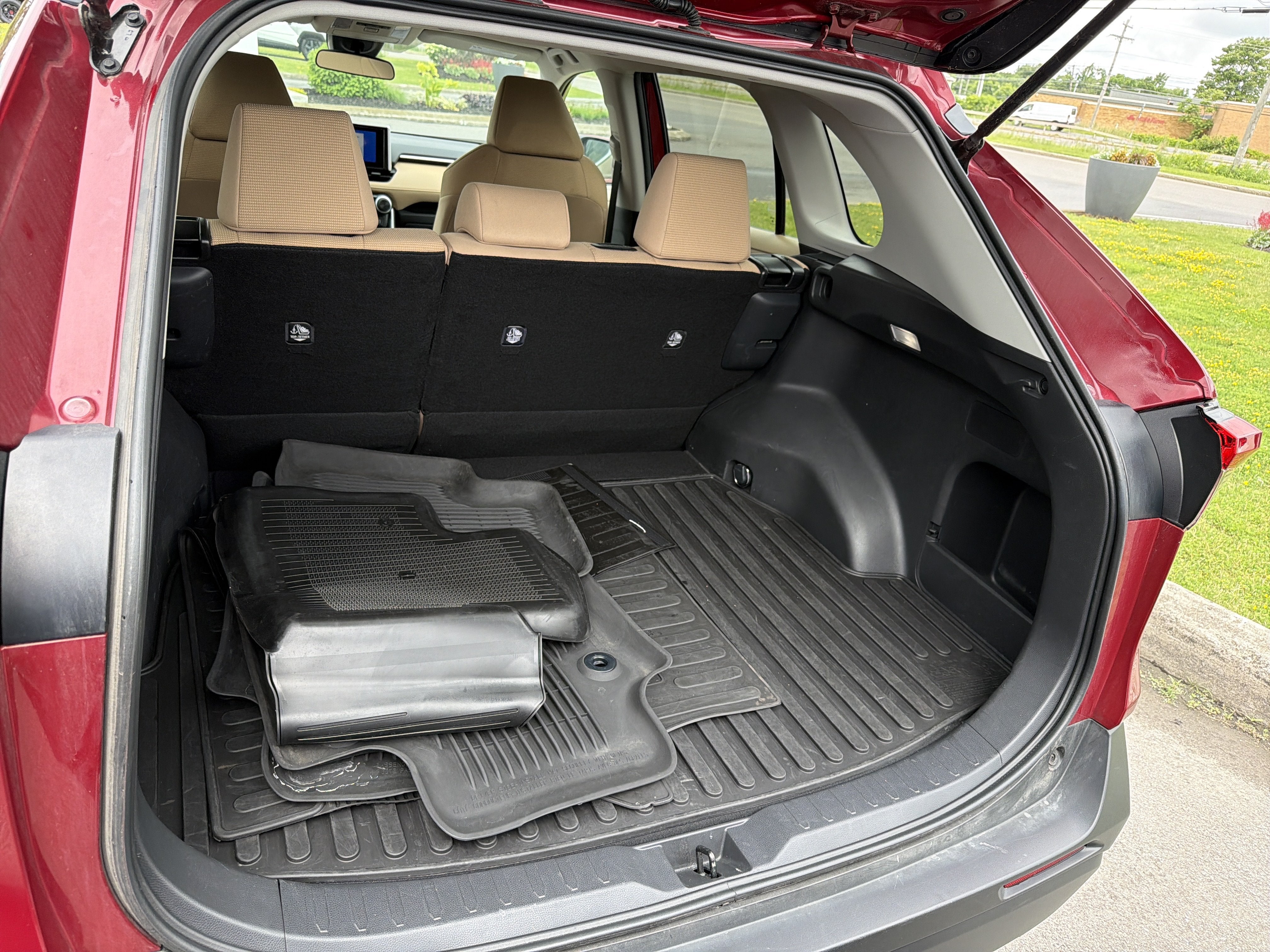 2023 Toyota RAV4 LE