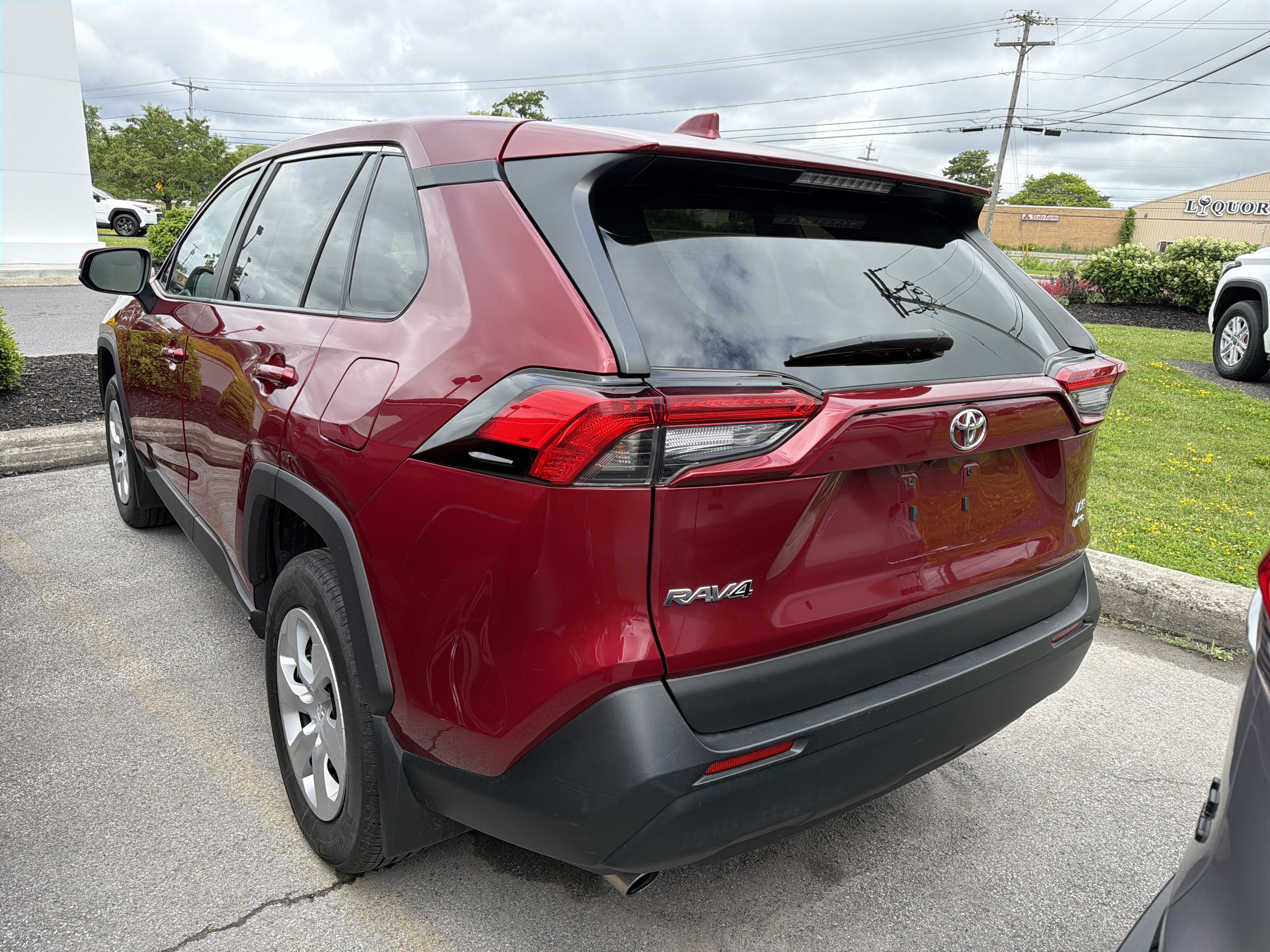 2023 Toyota RAV4 LE