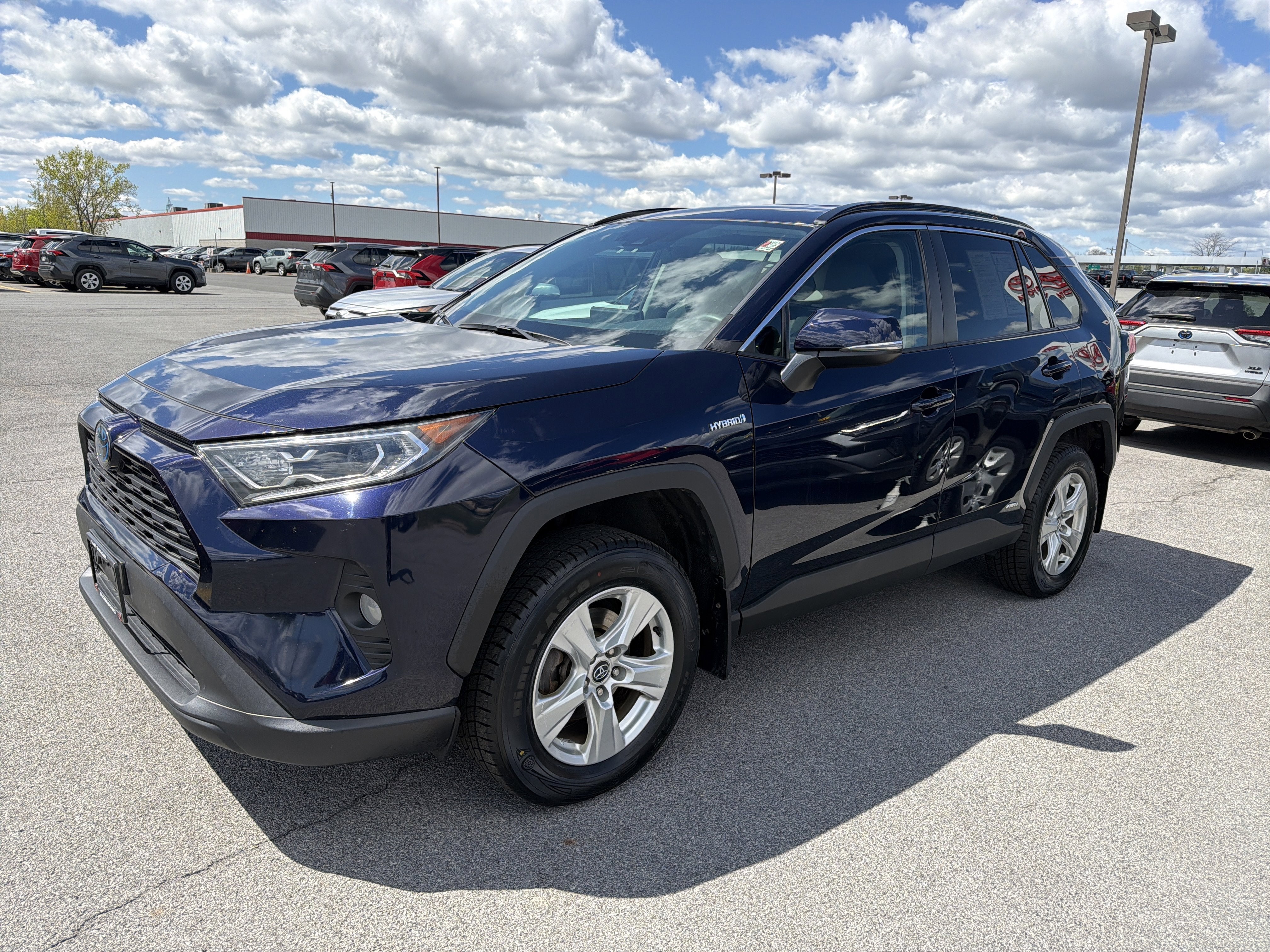 2020 Toyota RAV4 Hybrid XLE