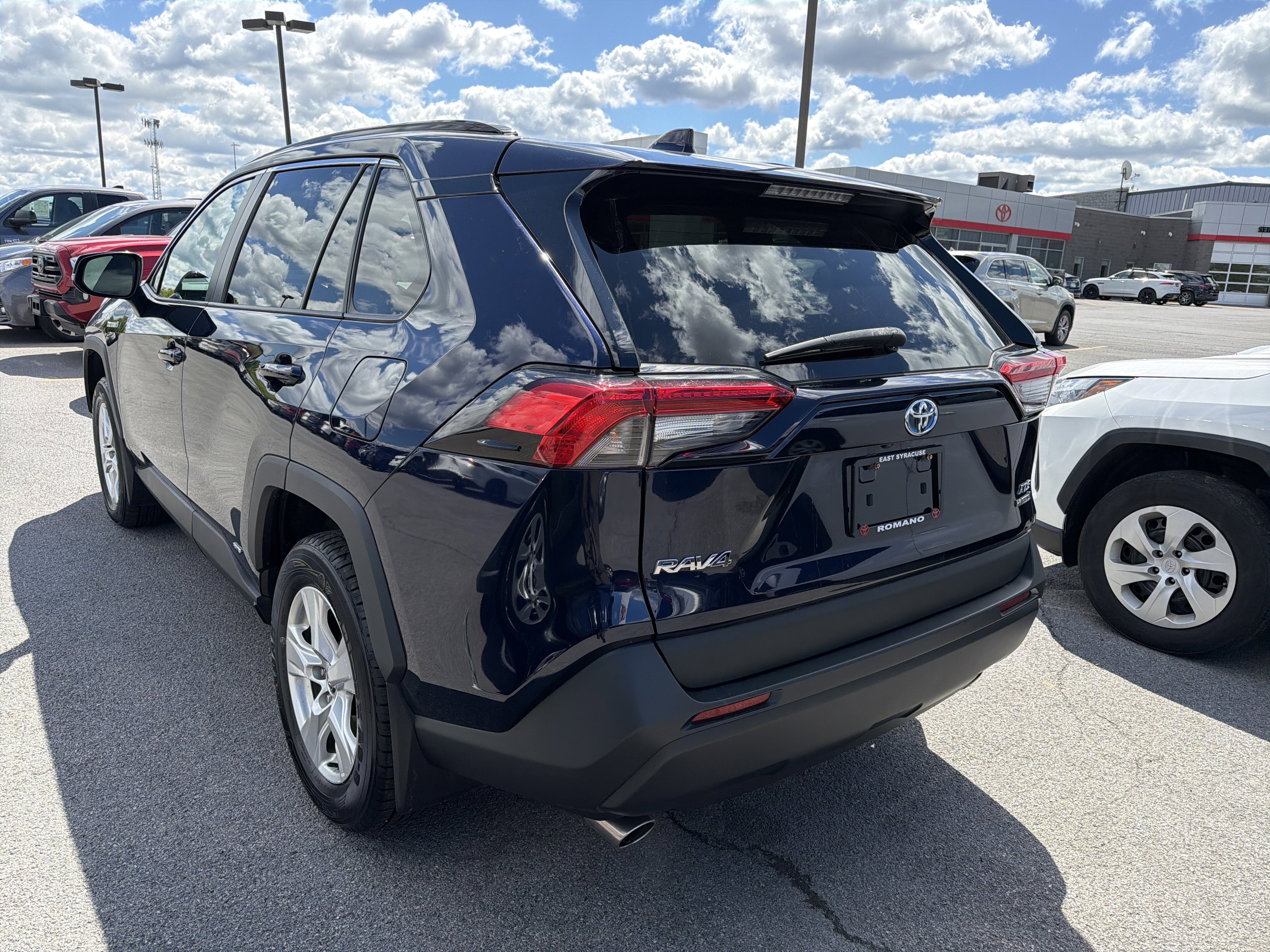 2020 Toyota RAV4 Hybrid XLE