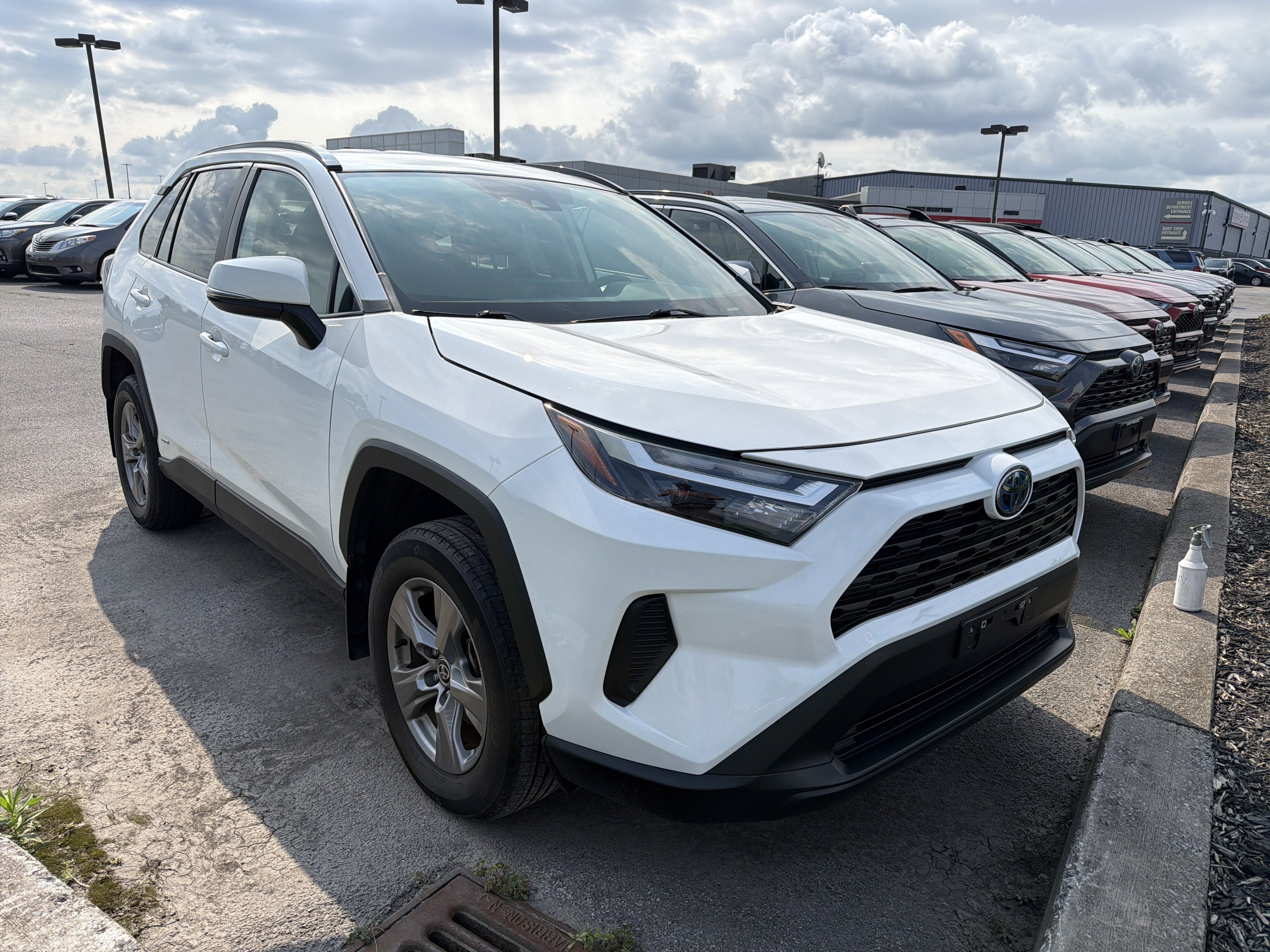2023 Toyota RAV4 Hybrid XLE