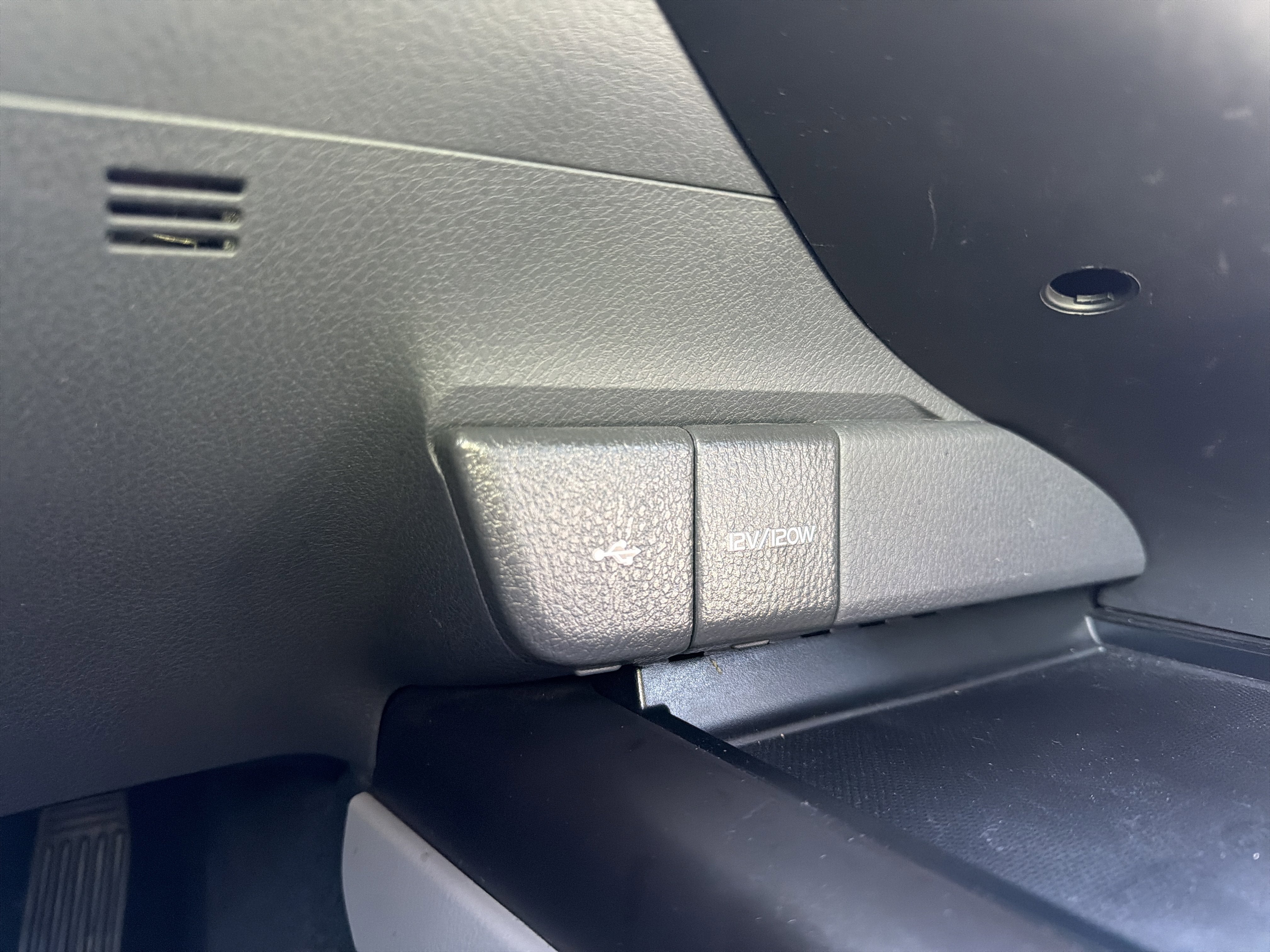 2024 Toyota Camry Hybrid LE