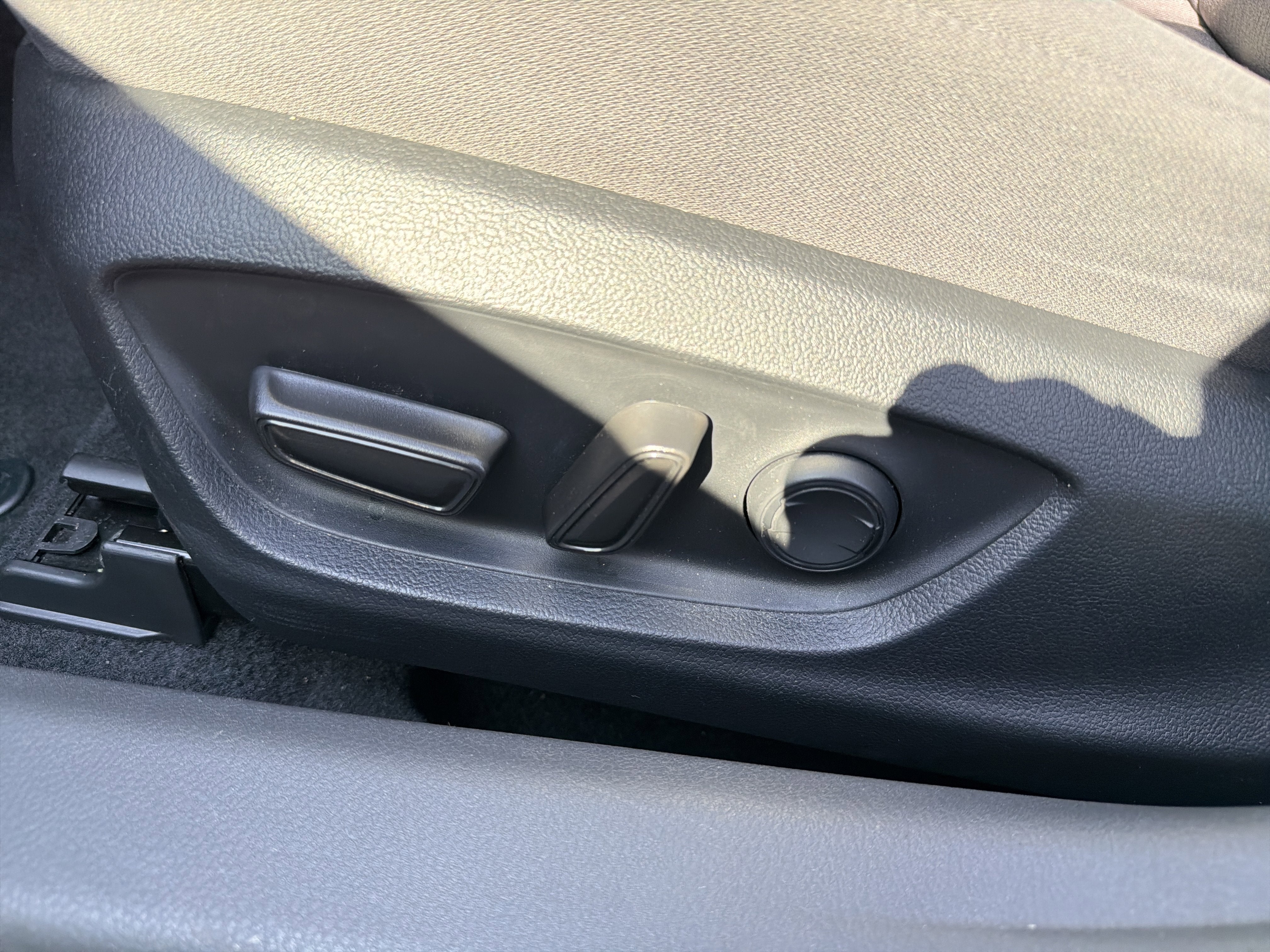 2024 Toyota Camry Hybrid LE