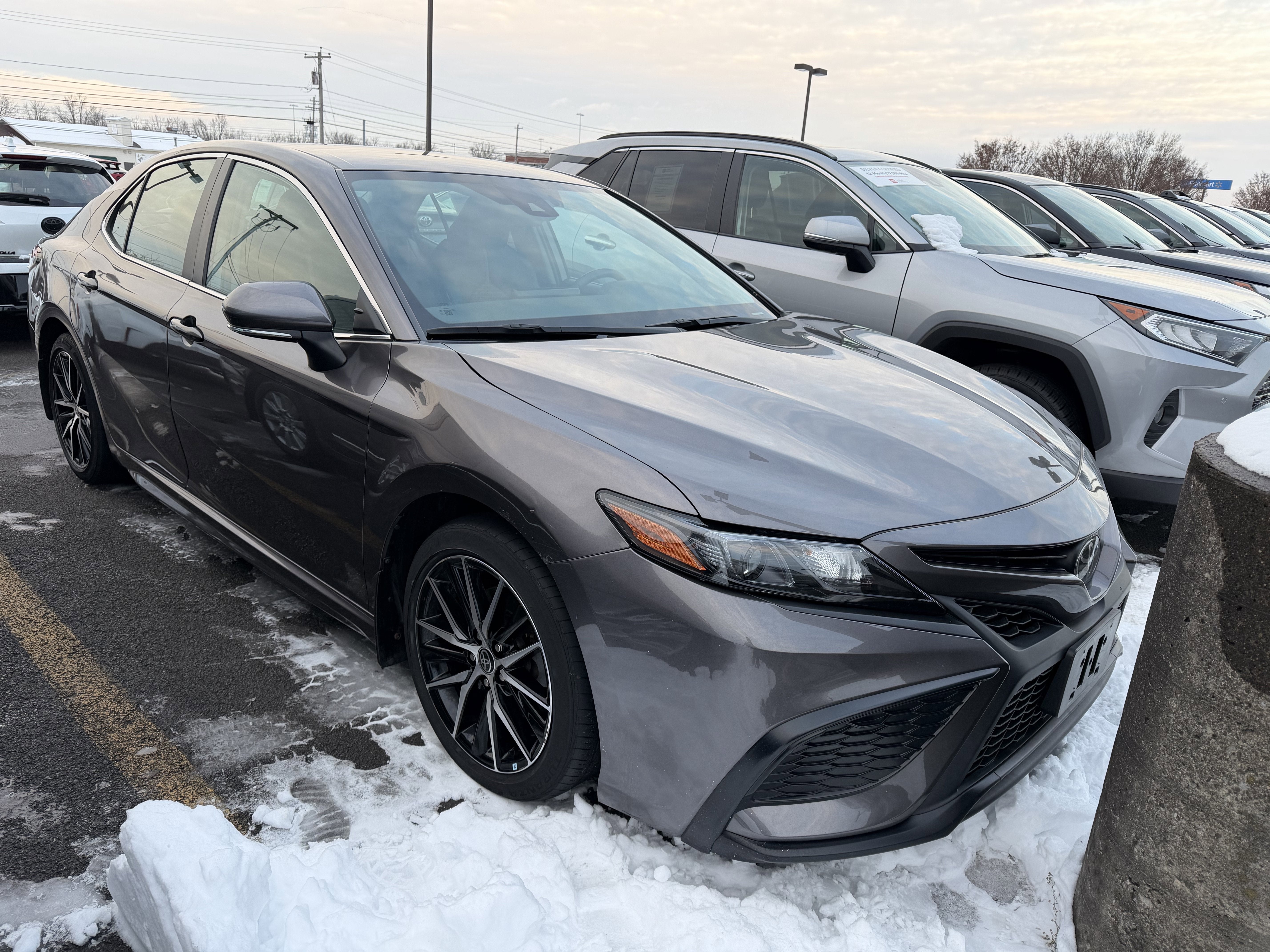 2022 Toyota Camry SE