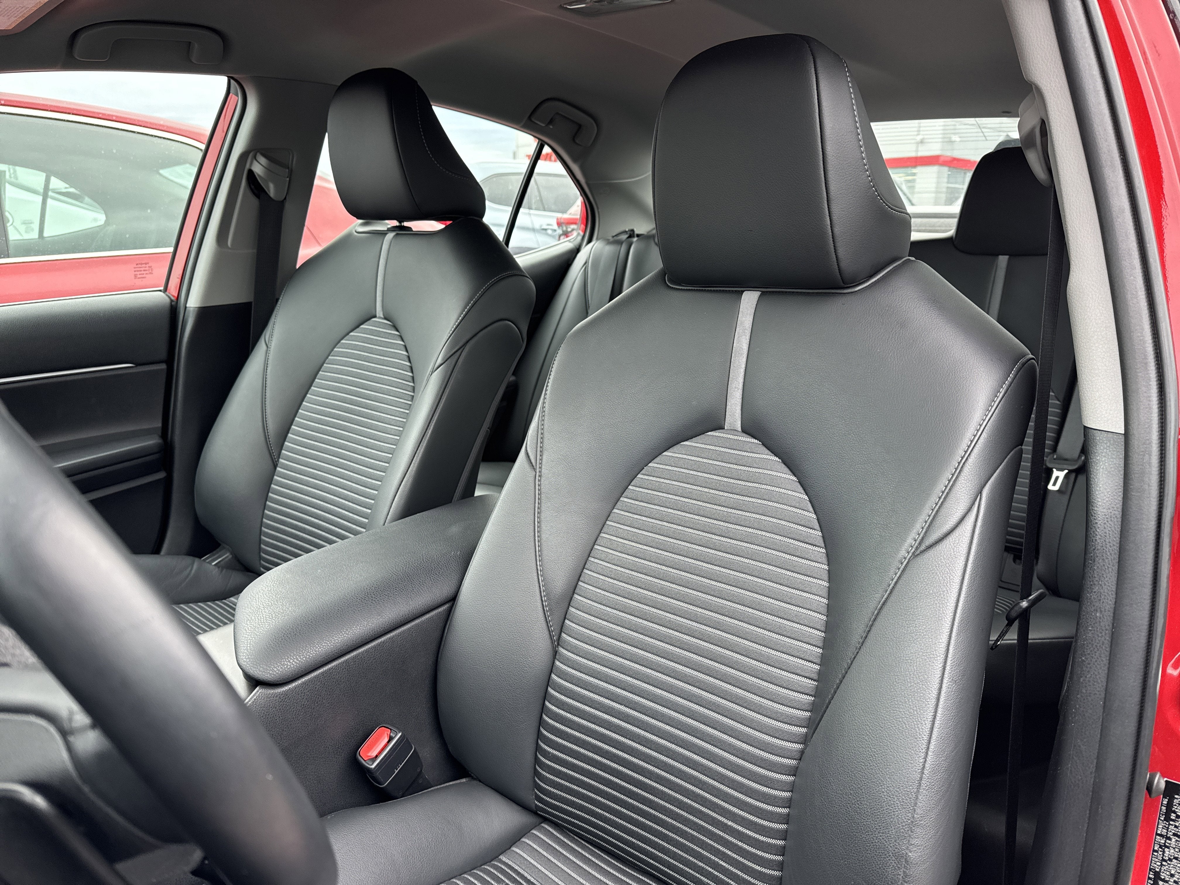 2023 Toyota Camry Hybrid SE