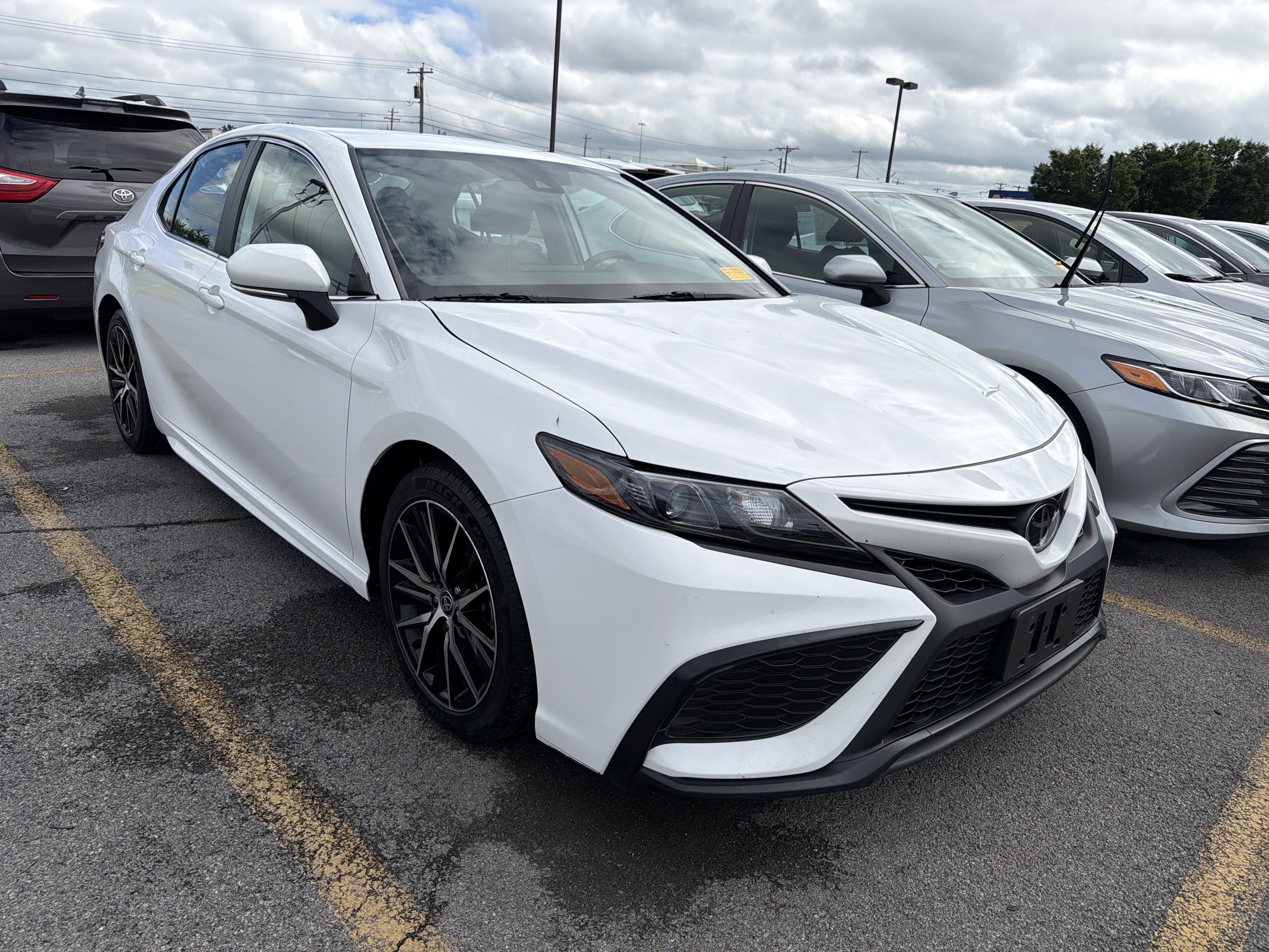 2023 Toyota Camry SE