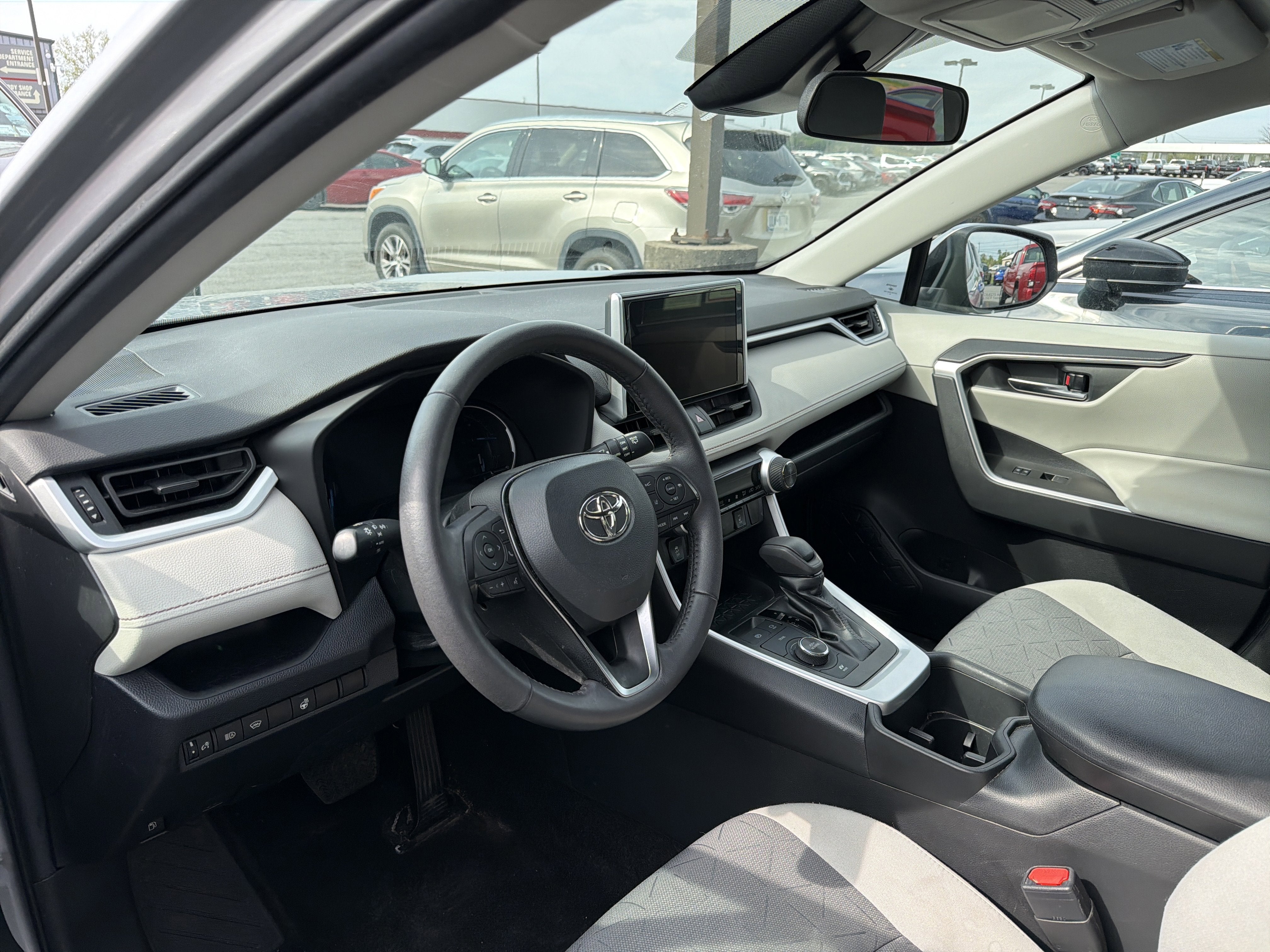 2023 Toyota RAV4 Hybrid XLE