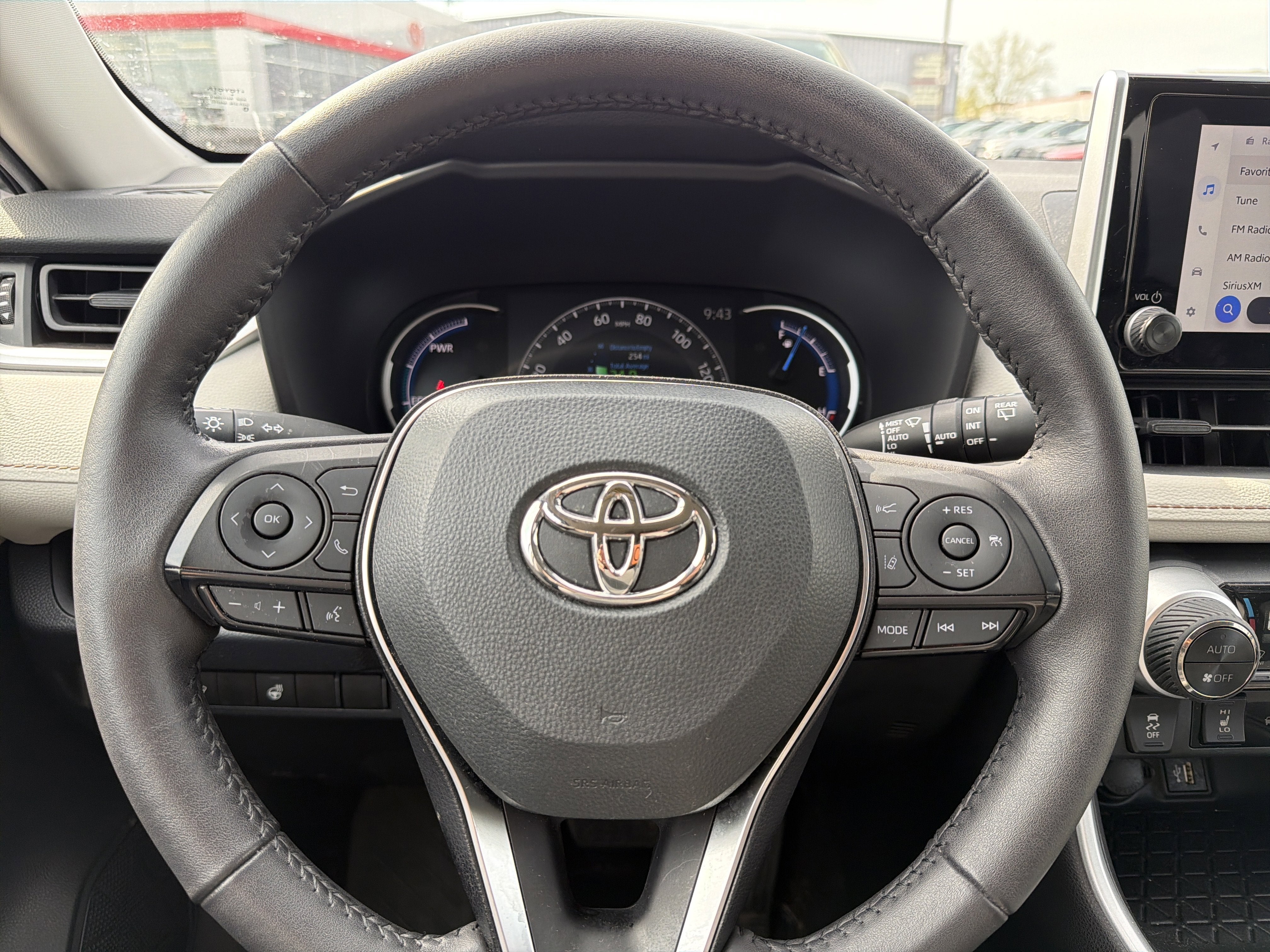 2023 Toyota RAV4 Hybrid XLE