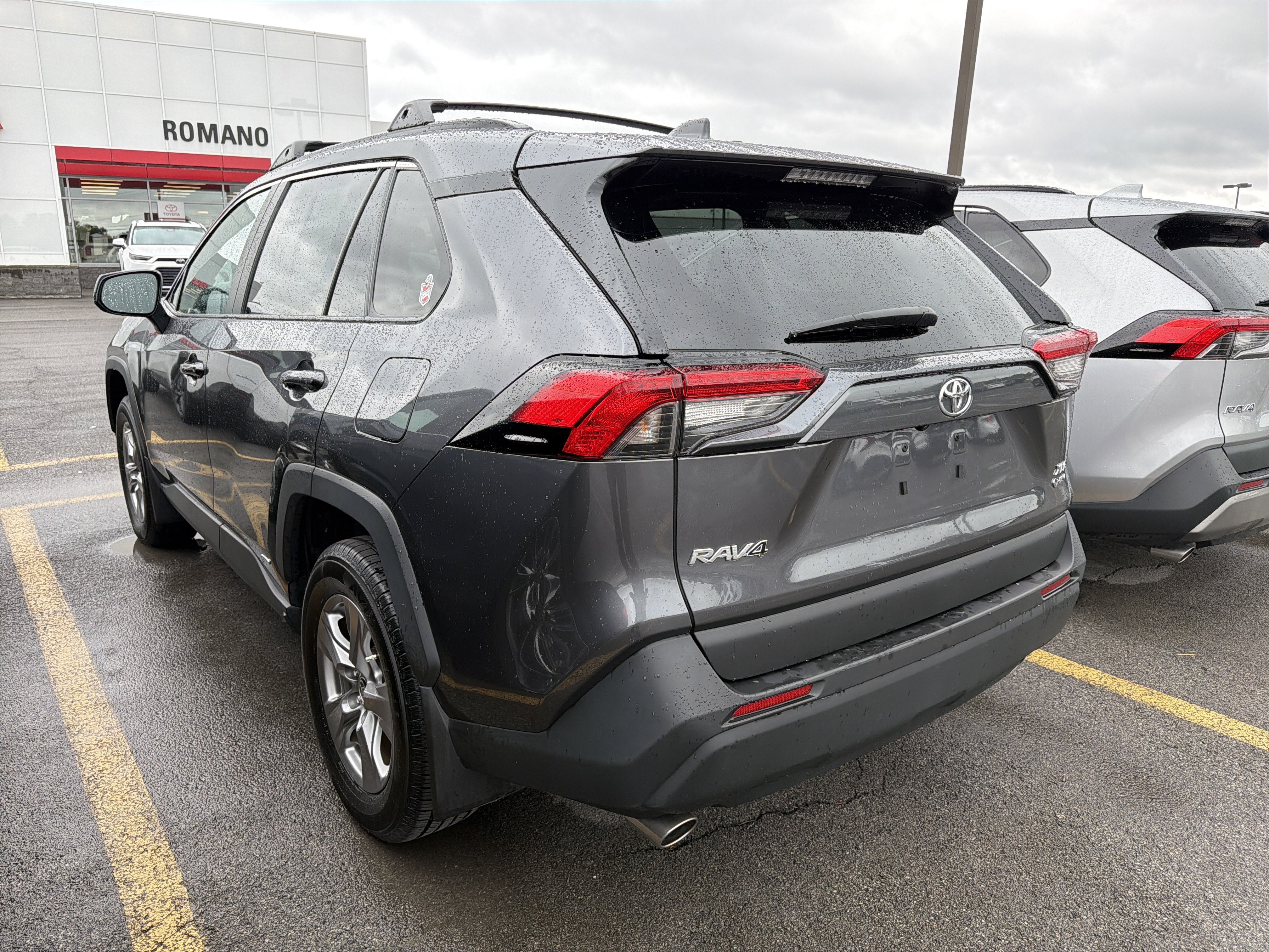 2025 Toyota RAV4 Hybrid XLE
