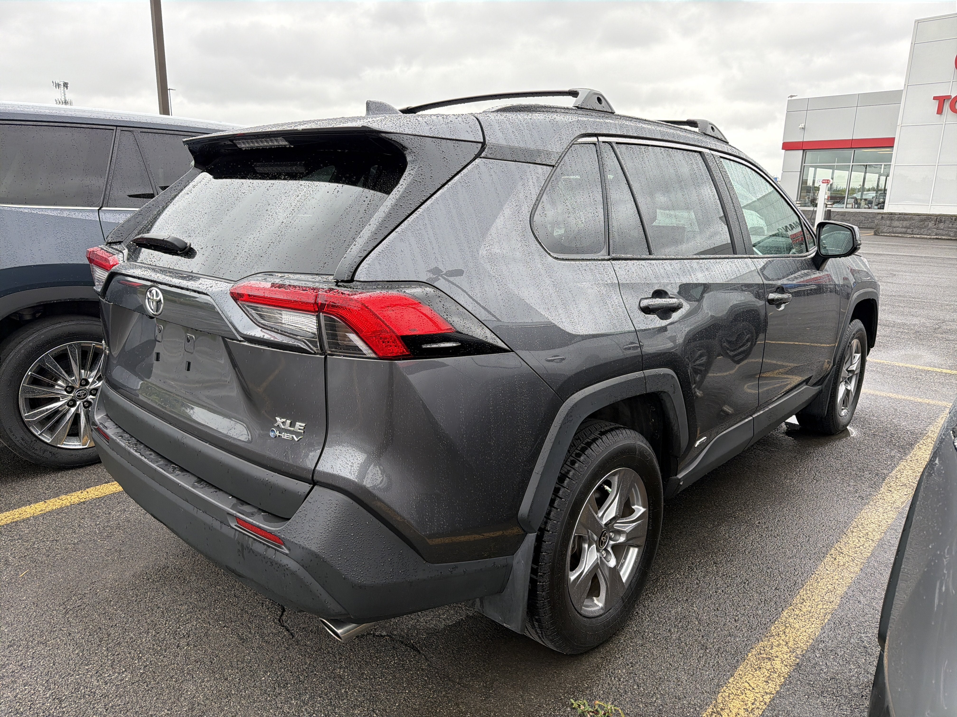 2025 Toyota RAV4 Hybrid XLE