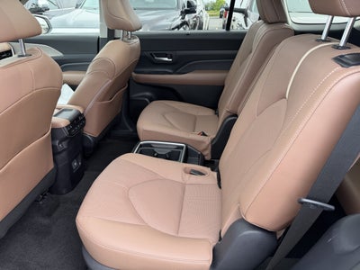 2025 Toyota Grand Highlander Platinum