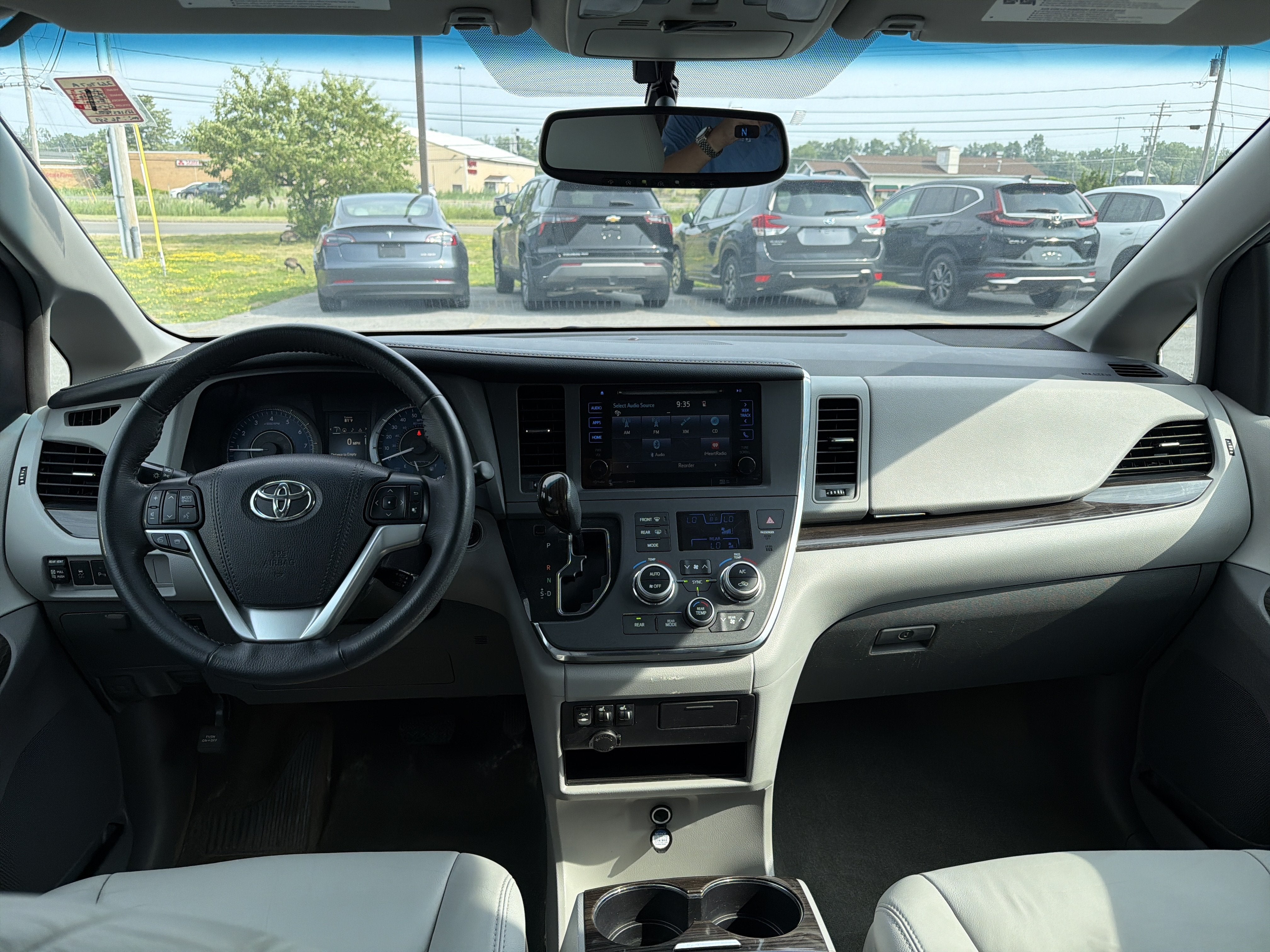 2017 Toyota Sienna XLE