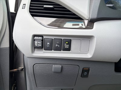 2017 Toyota Sienna XLE