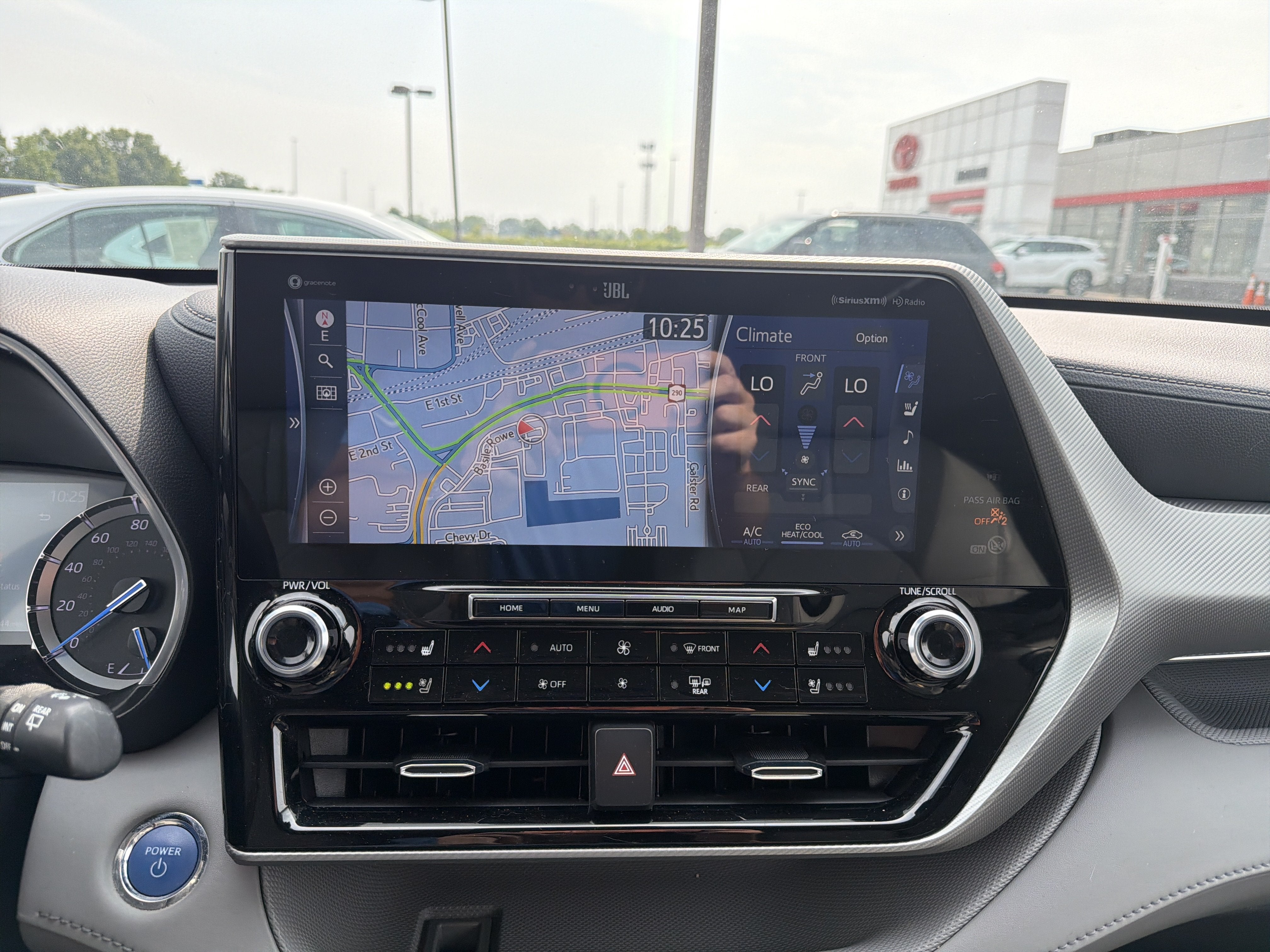 2022 Toyota Highlander Hybrid Platinum