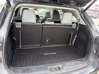 2022 Toyota Highlander Hybrid Platinum