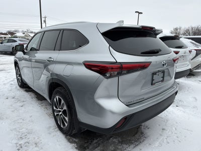2022 Toyota Highlander Hybrid XLE