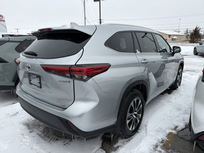 2022 Toyota Highlander Hybrid XLE