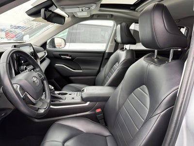 2022 Toyota Highlander Hybrid XLE
