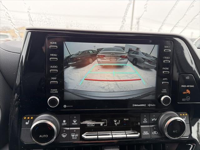 2022 Toyota Highlander Hybrid XLE