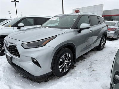 2022 Toyota Highlander Hybrid XLE