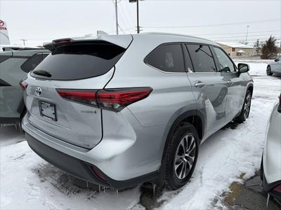 2022 Toyota Highlander Hybrid XLE
