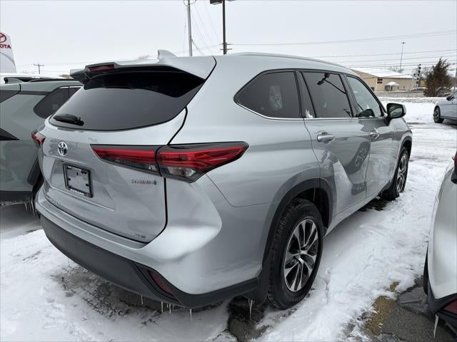 2022 Toyota Highlander Hybrid XLE