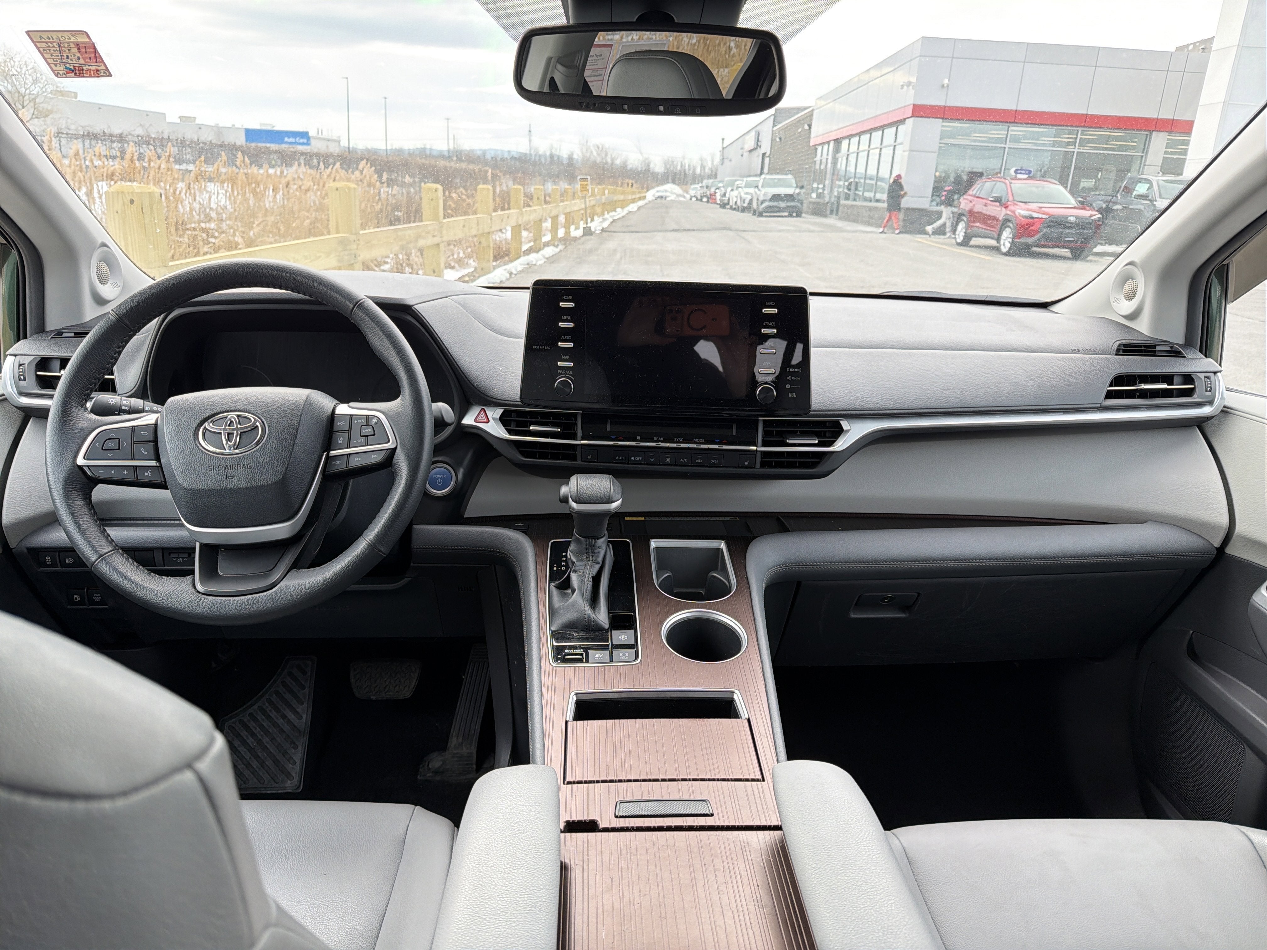 2022 Toyota Sienna XLE