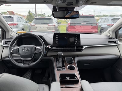 2024 Toyota Sienna XLE