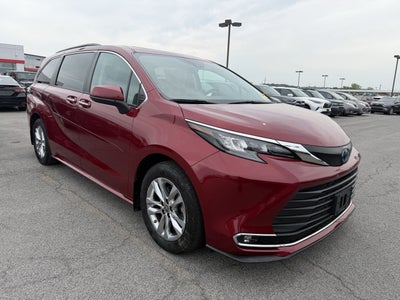 2024 Toyota Sienna XLE