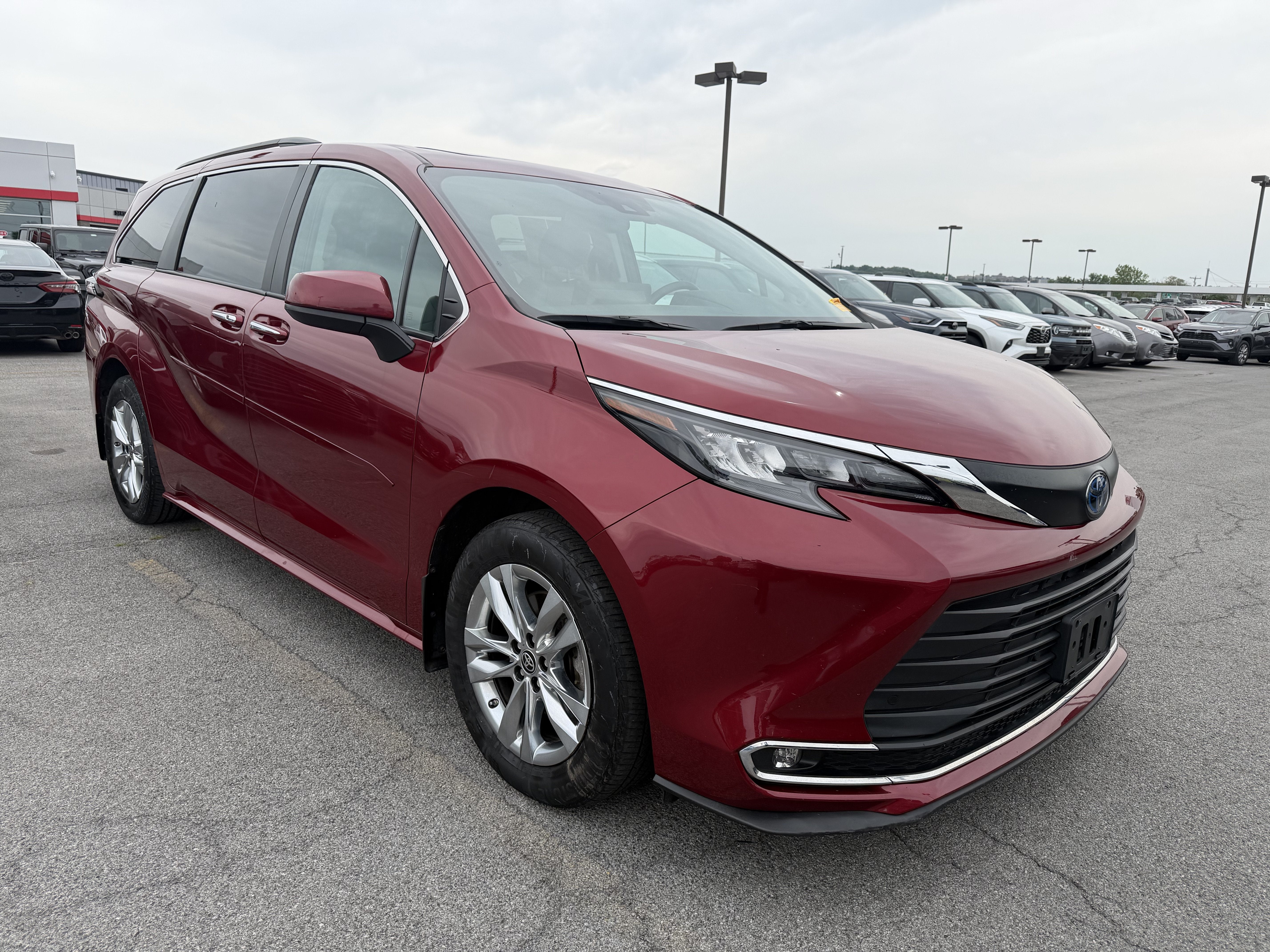 2024 Toyota Sienna XLE