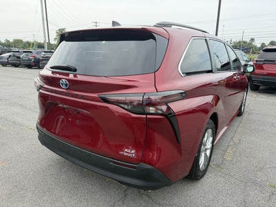 2024 Toyota Sienna XLE