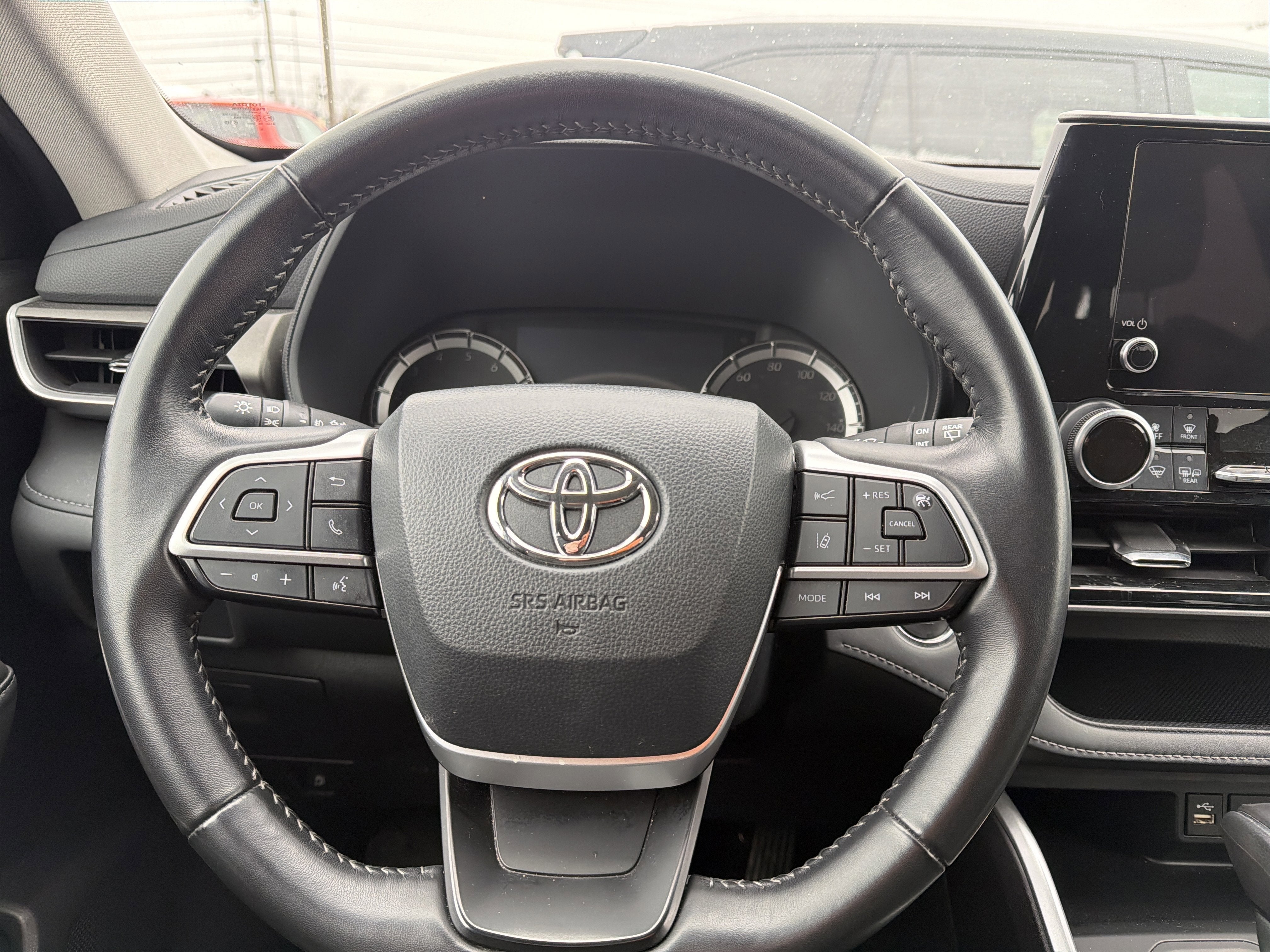 2023 Toyota Highlander LE