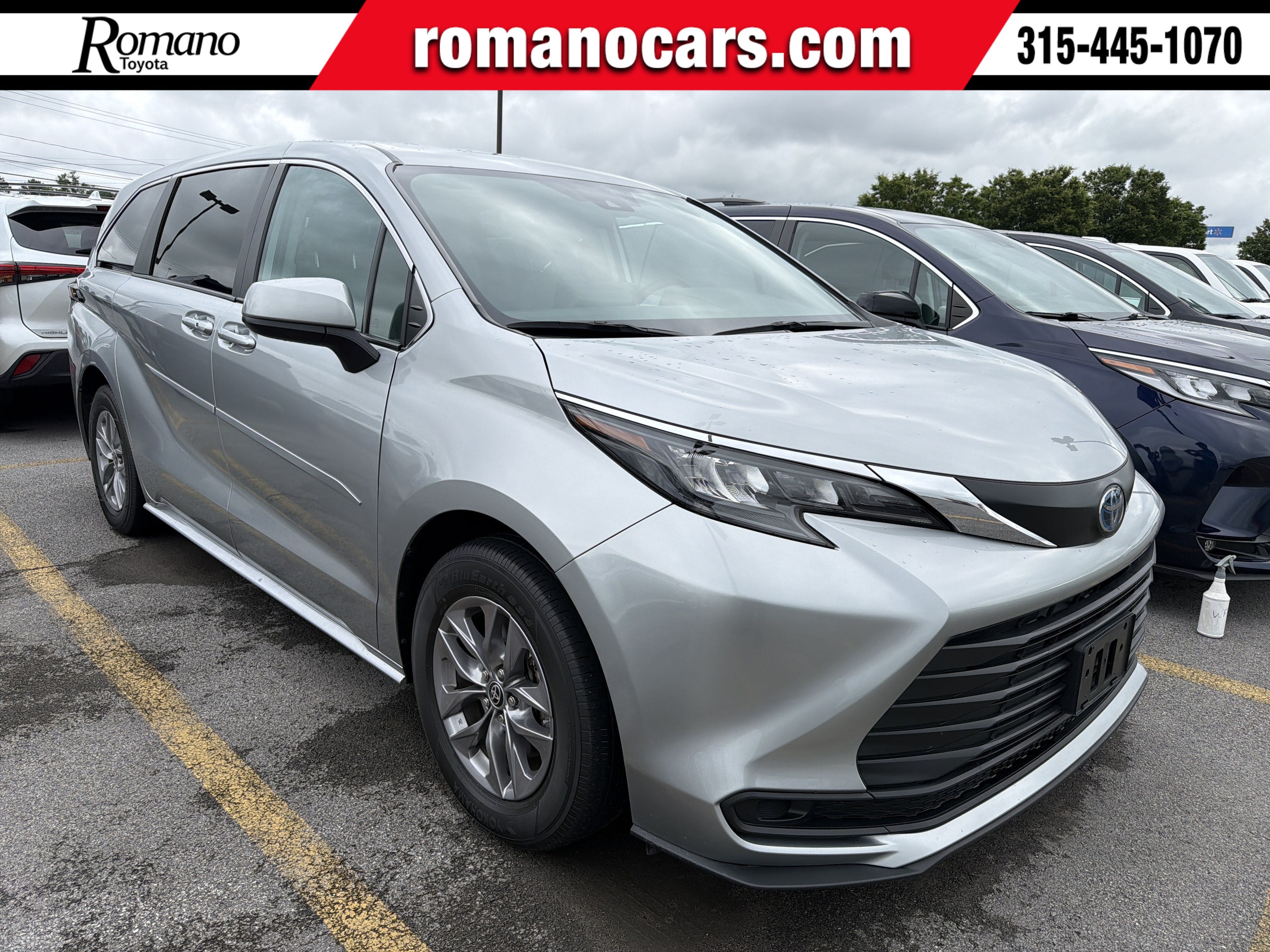 2024 Toyota Sienna LE