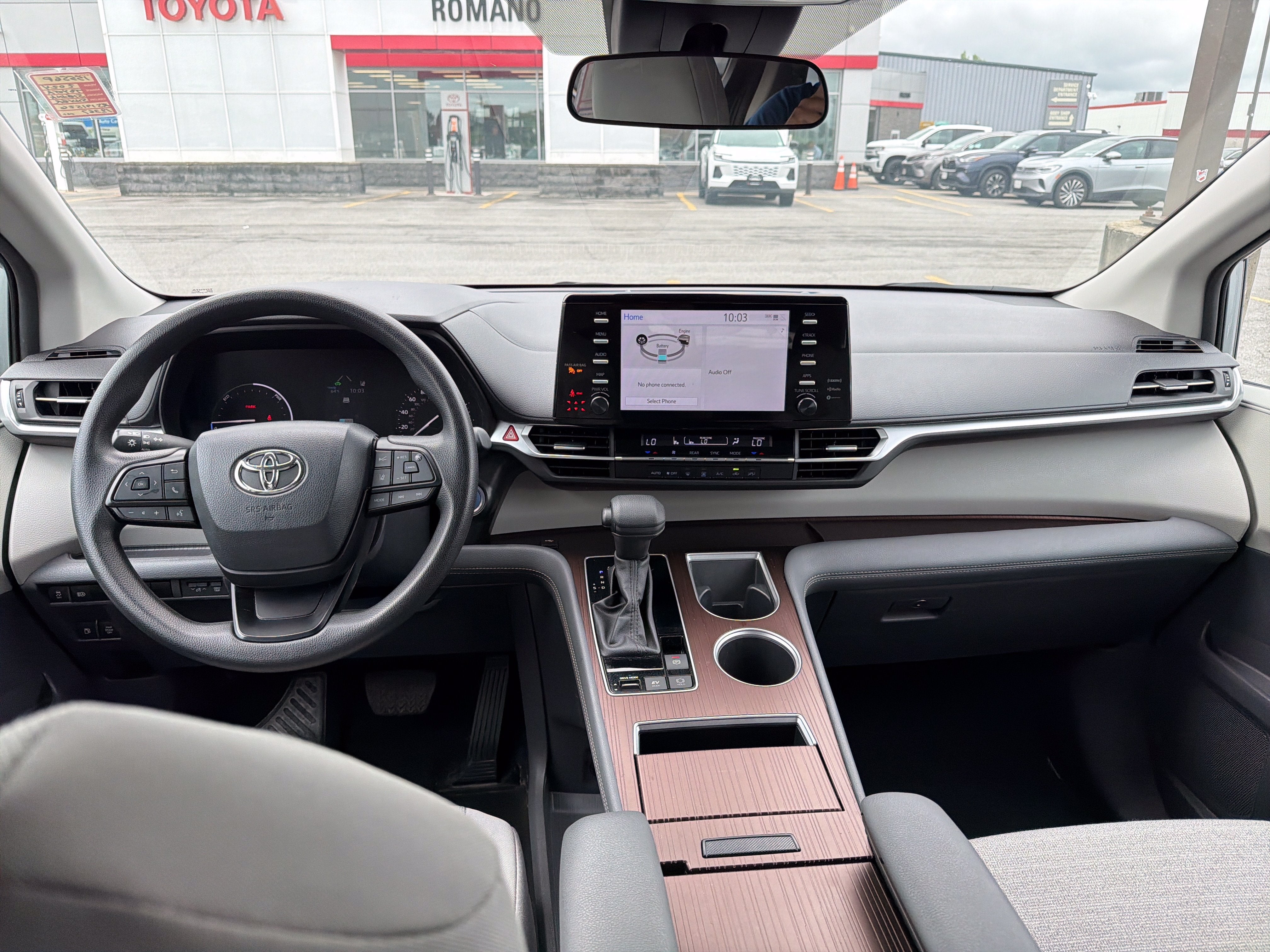 2024 Toyota Sienna LE