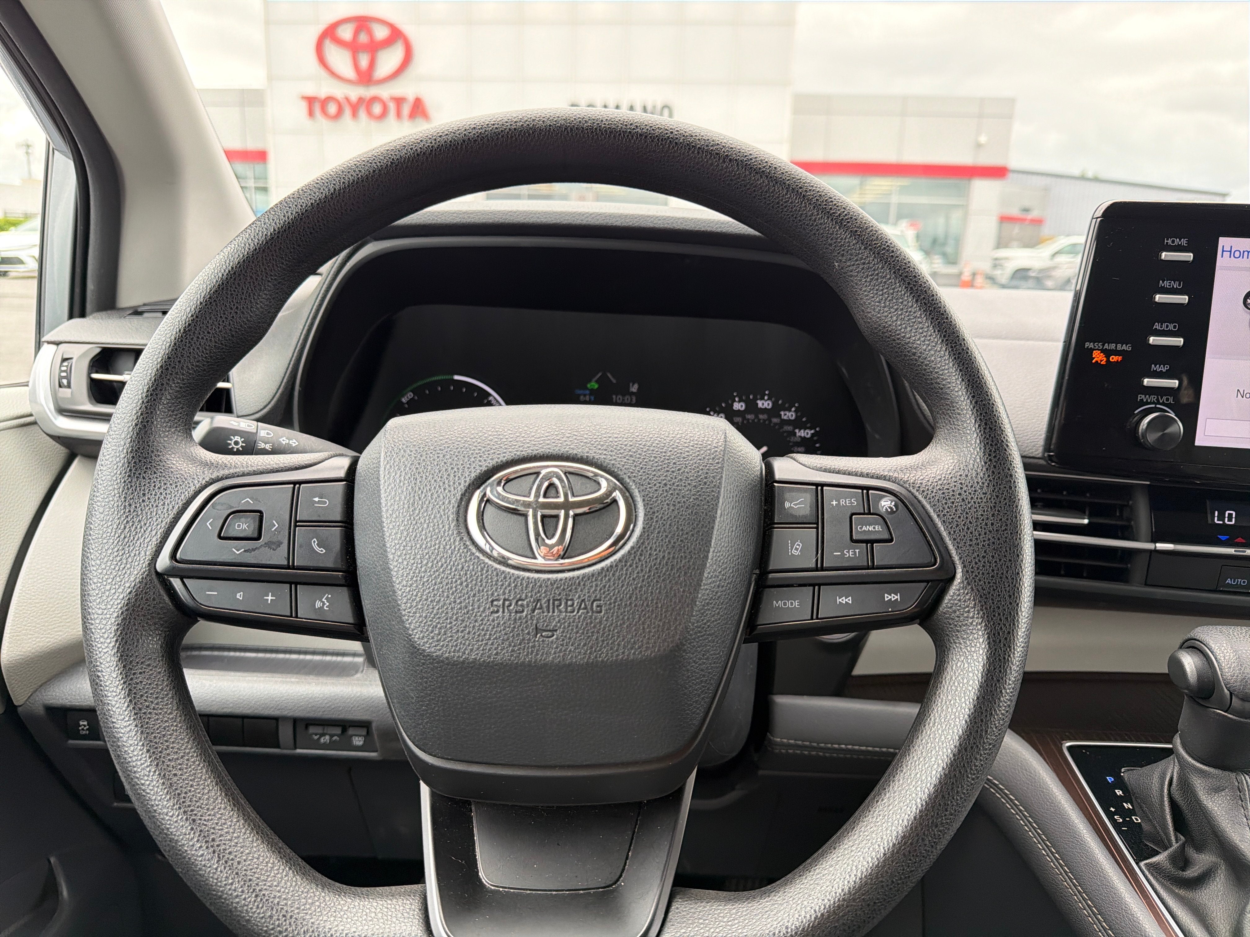 2024 Toyota Sienna LE